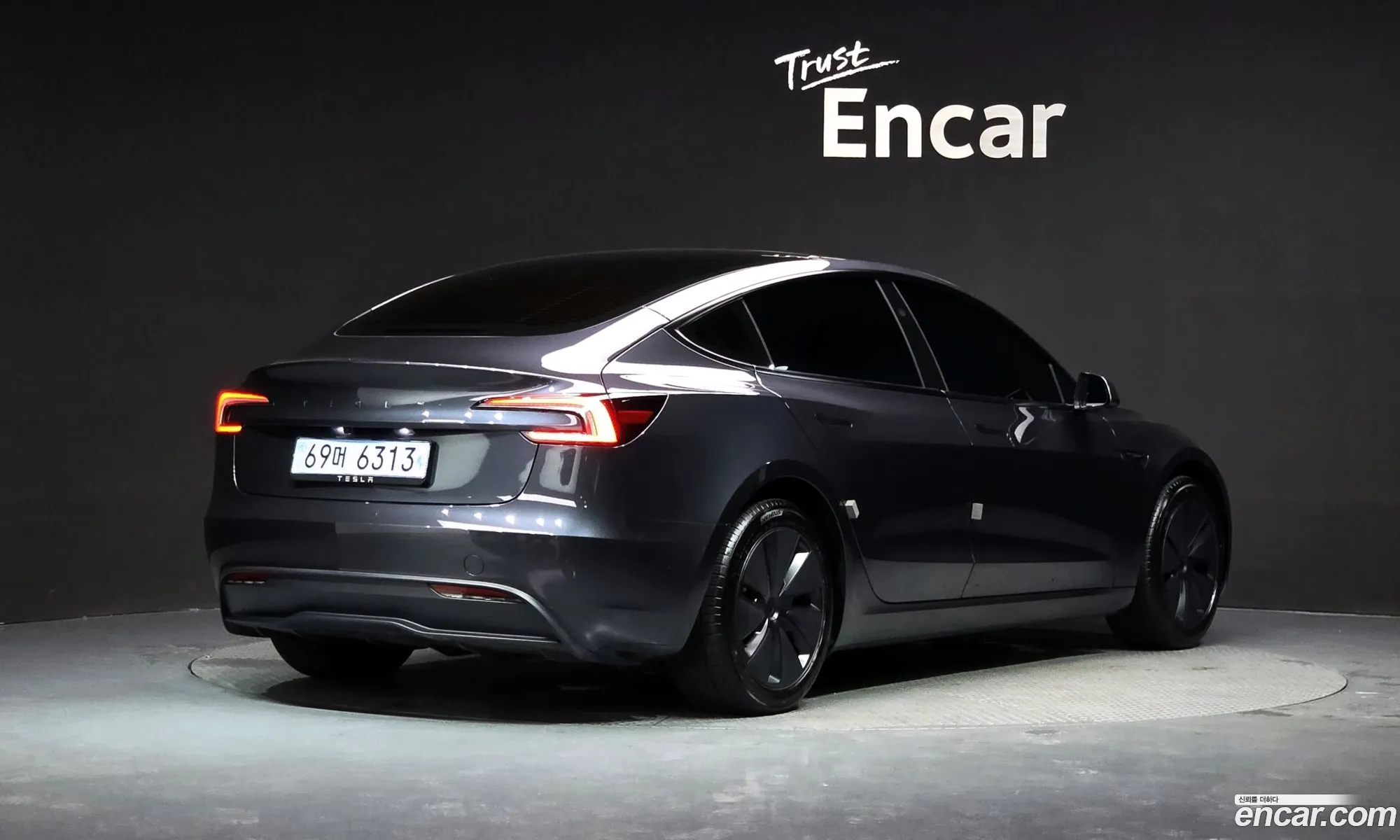 Tesla Model 3 2025 LRW3E7FSXSC600975 — 17