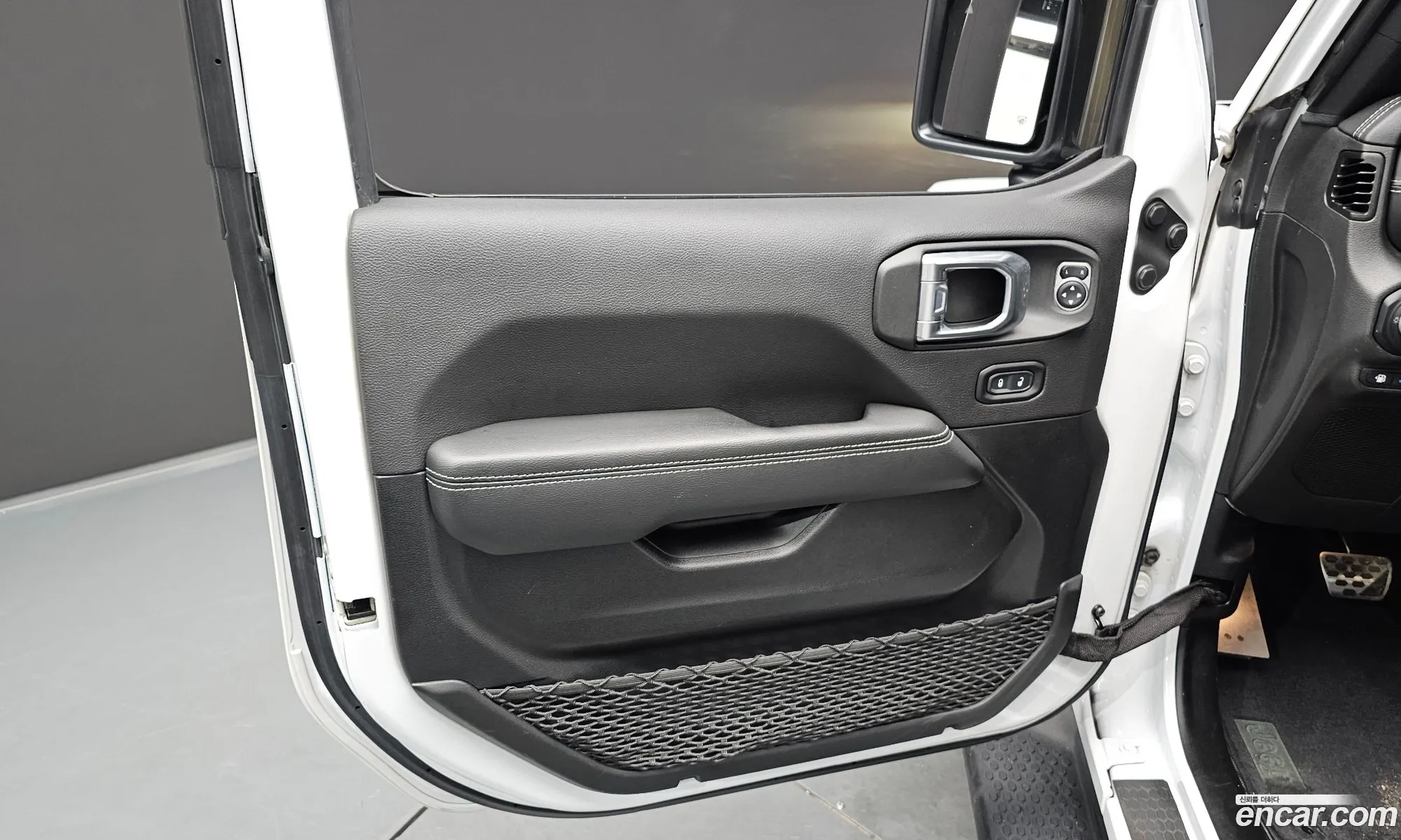 Jeep Wrangler 2022 — 14