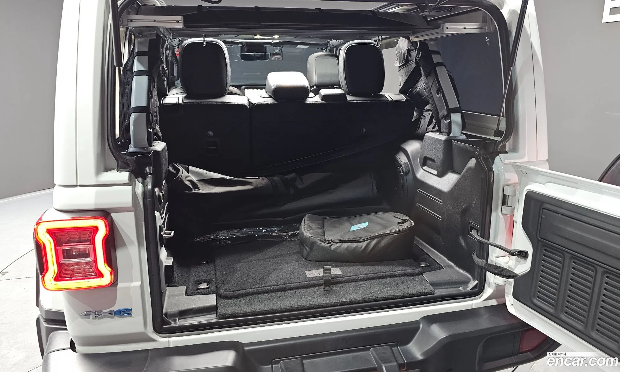 Jeep Wrangler 2022 — 12