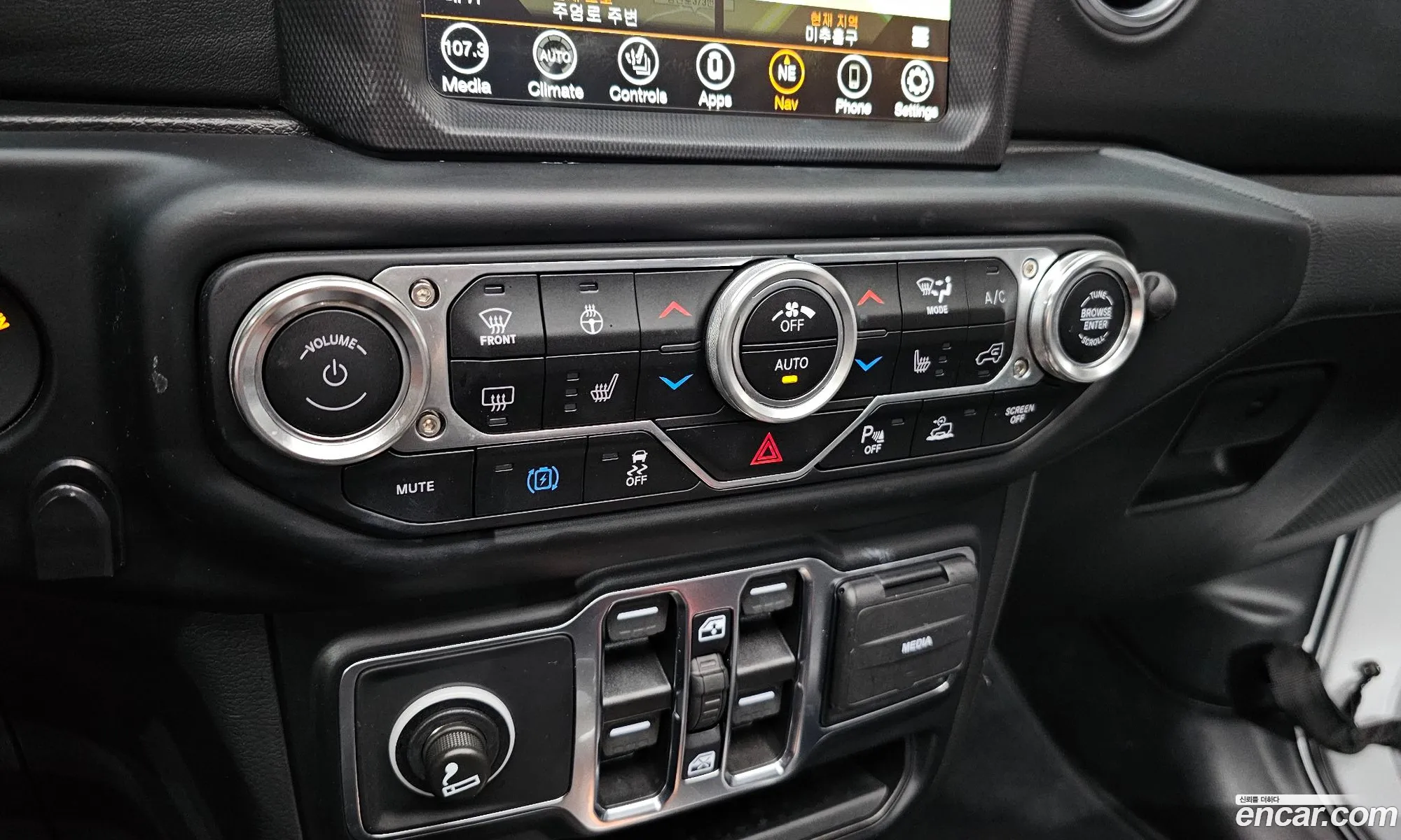 Jeep Wrangler 2022 — 24