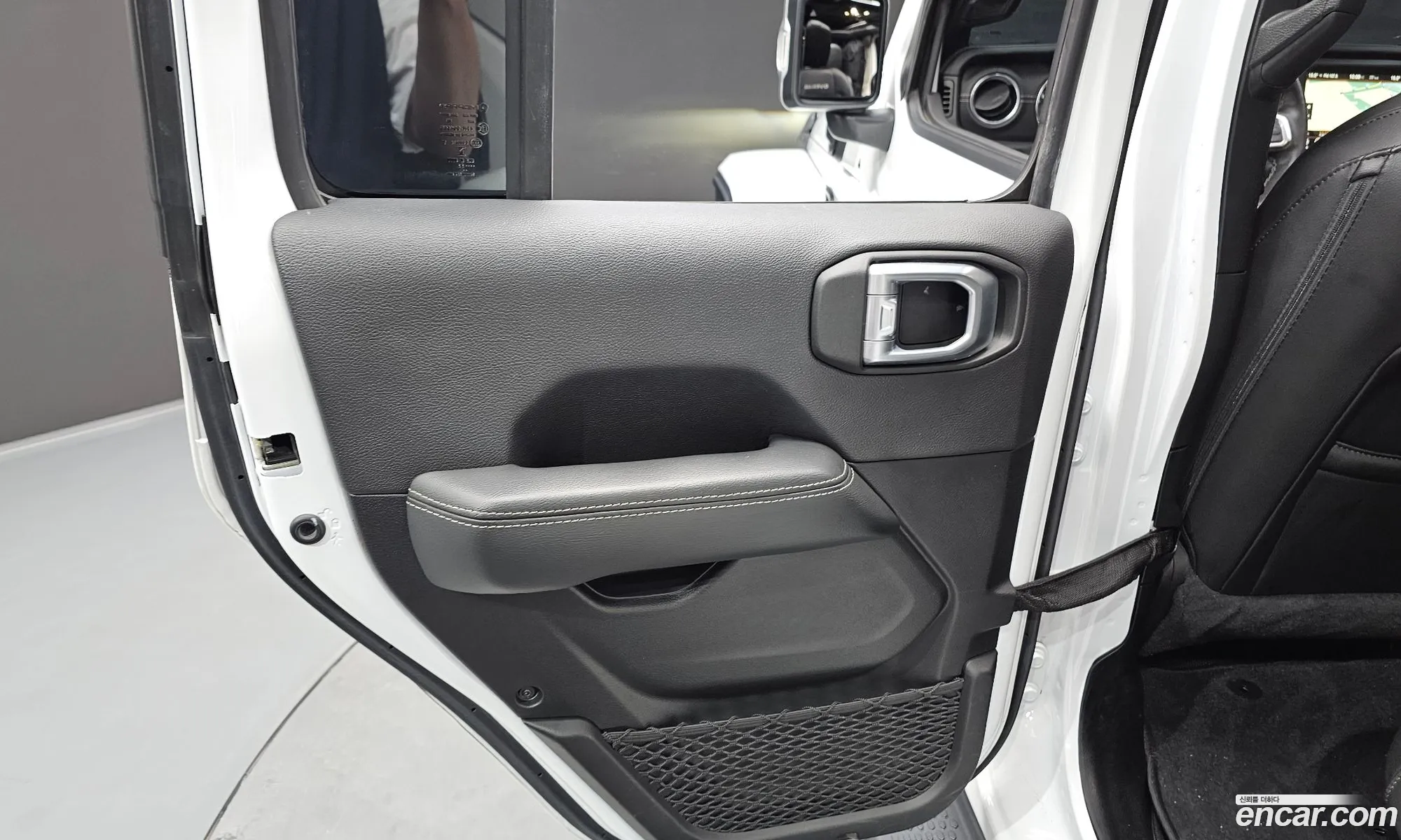 Jeep Wrangler 2022 — 28