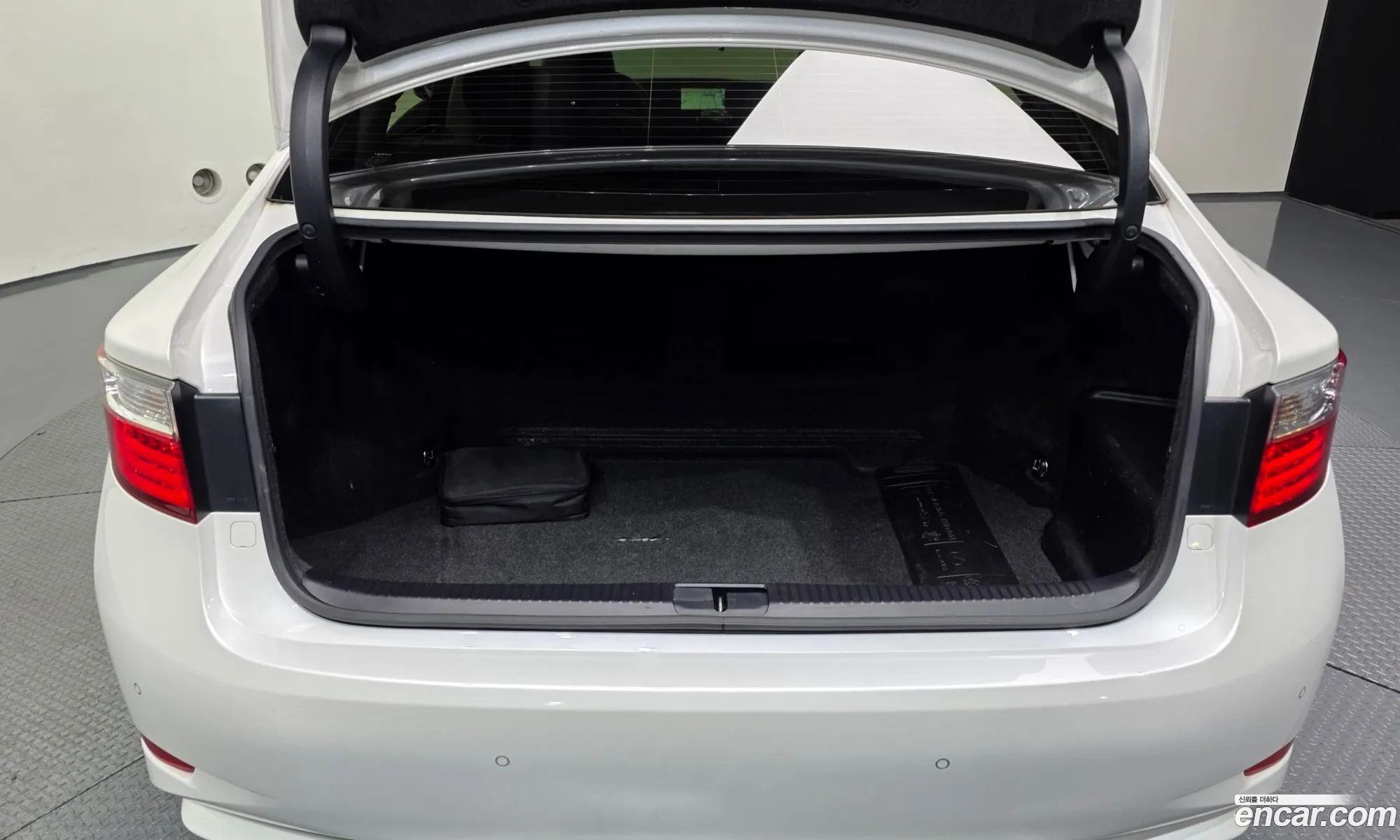 Lexus ES300h 2013 — 9