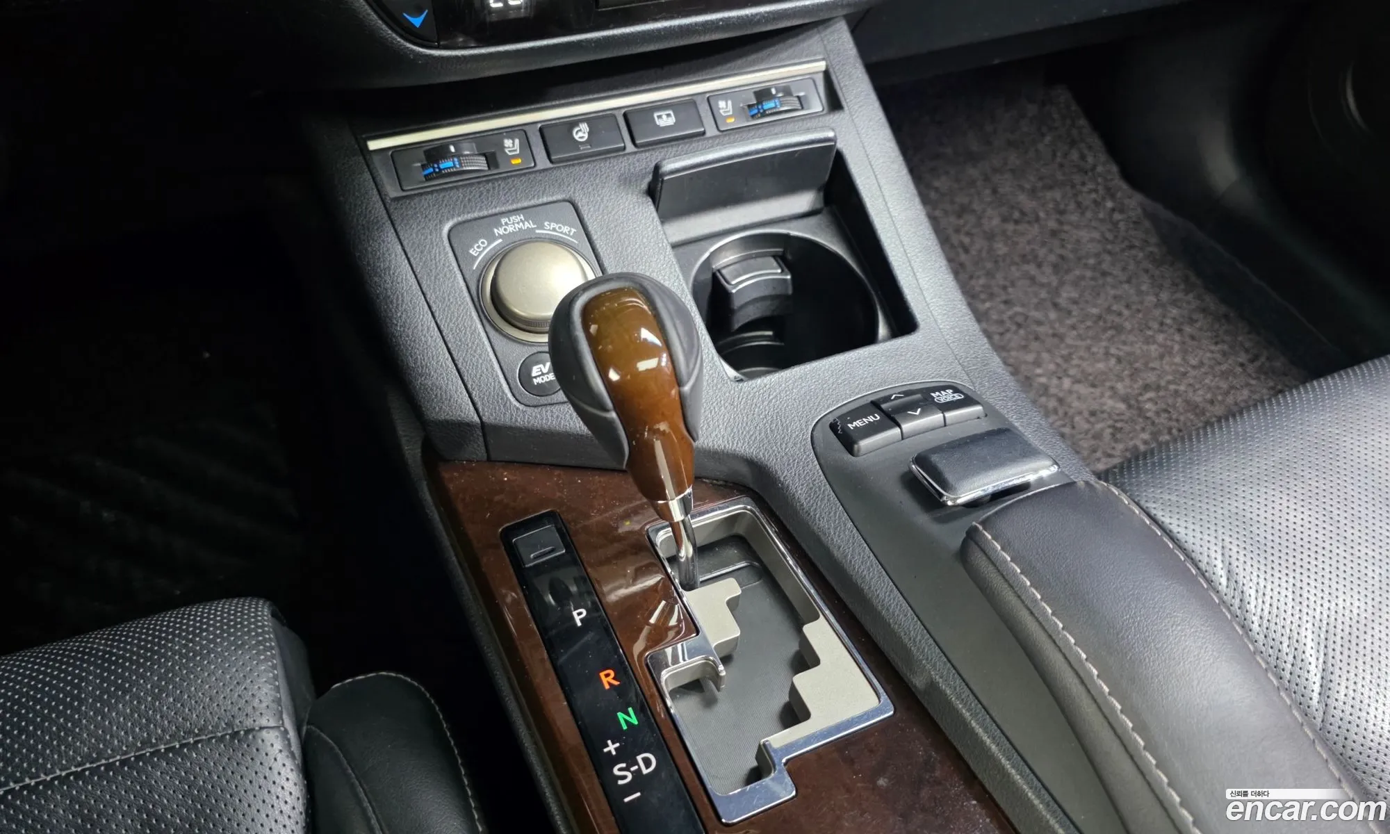 Lexus ES300h 2013 — 13
