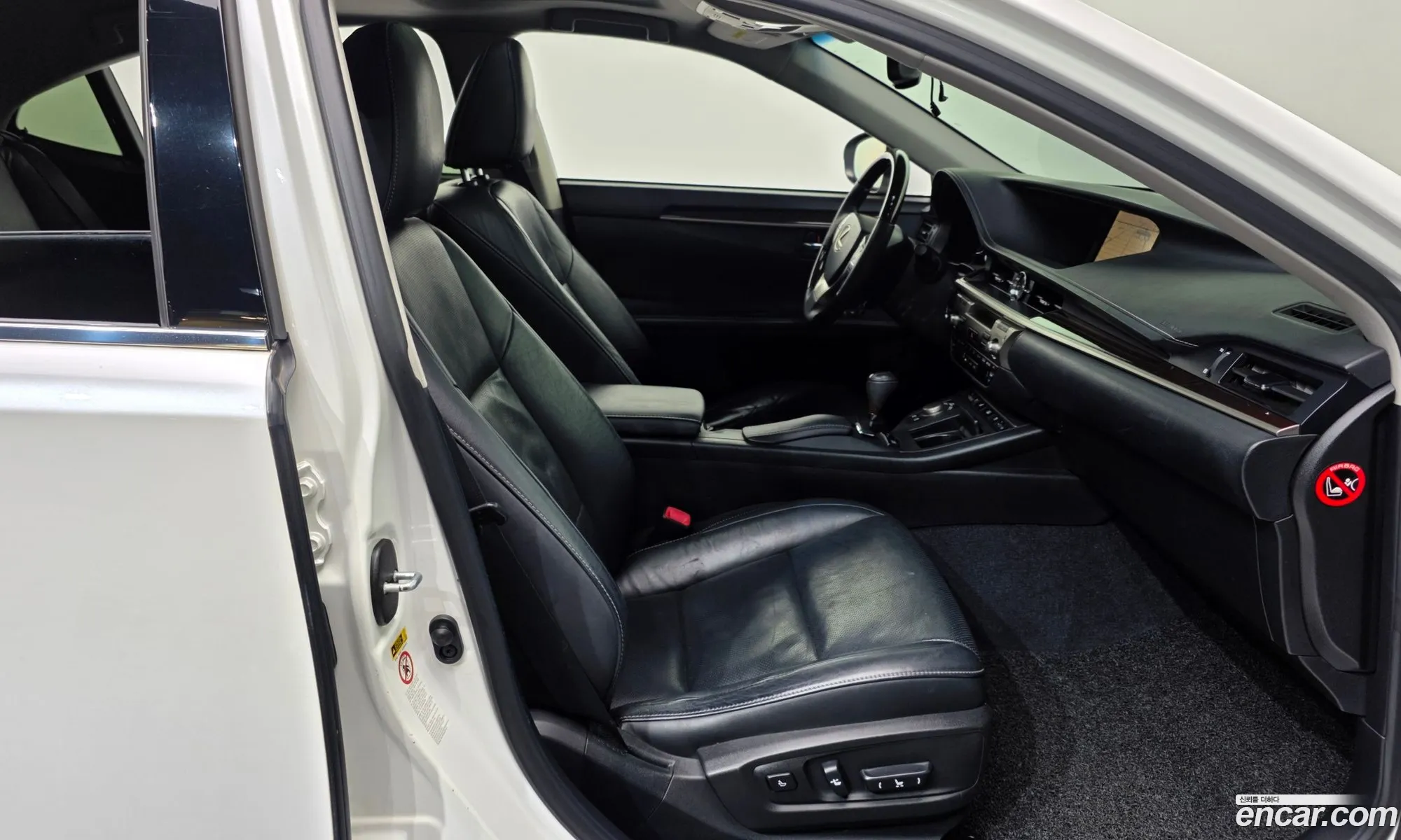 Lexus ES300h 2013 — 11