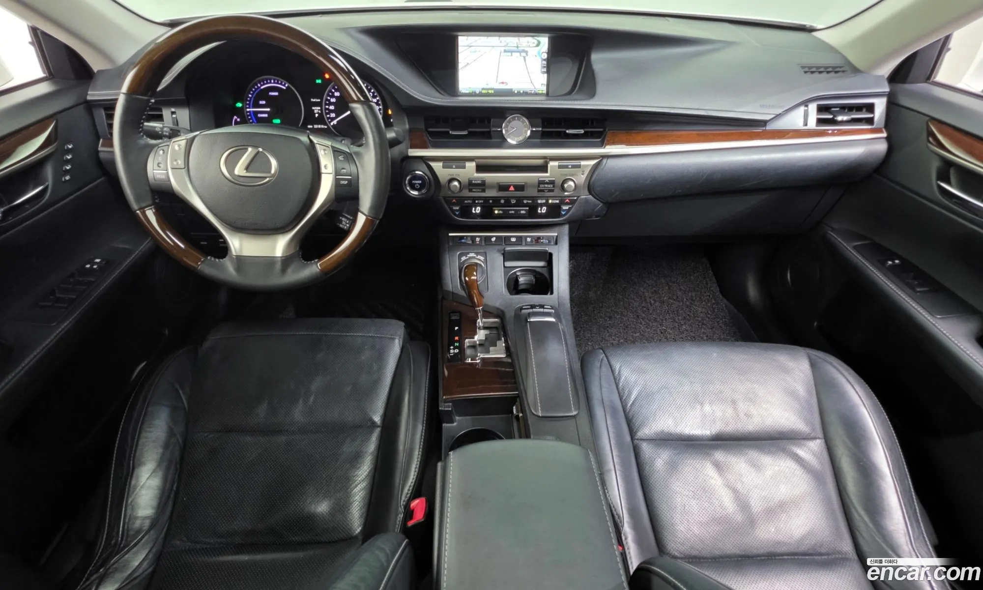Lexus ES300h 2013 — 18