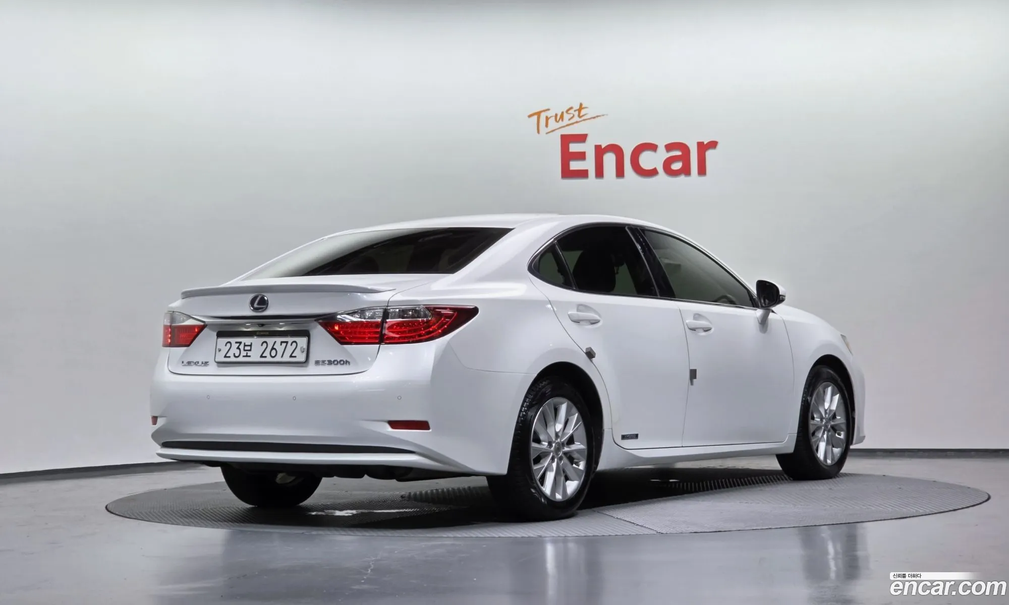Lexus ES300h 2013 — 2