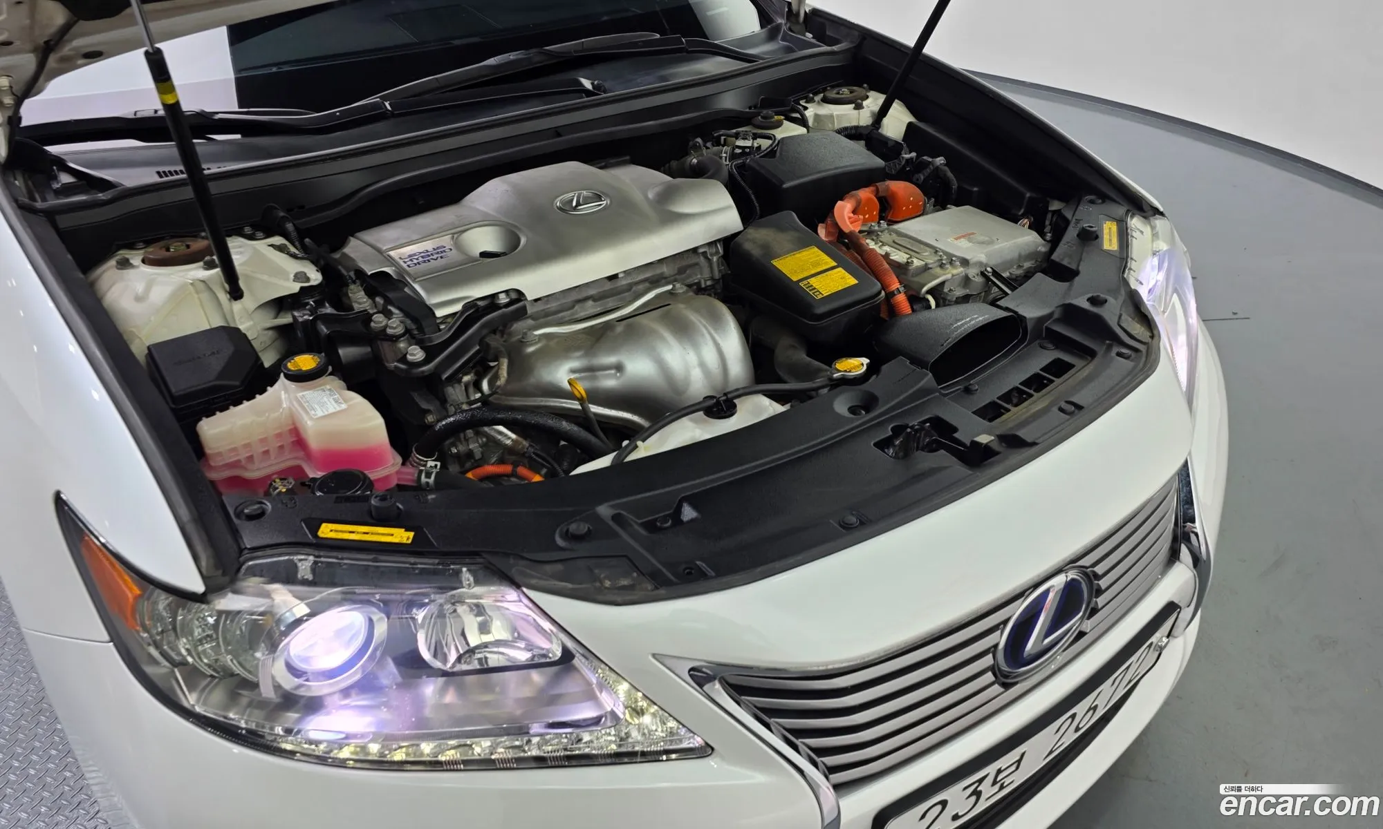 Lexus ES300h 2013 — 17