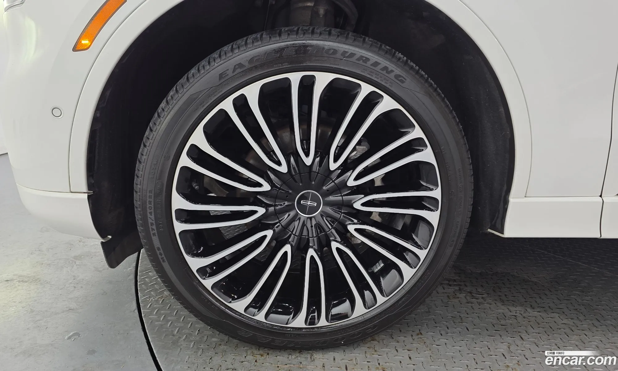 Lincoln Aviator 2023 5LM5J9XC9PGL07006 — 12