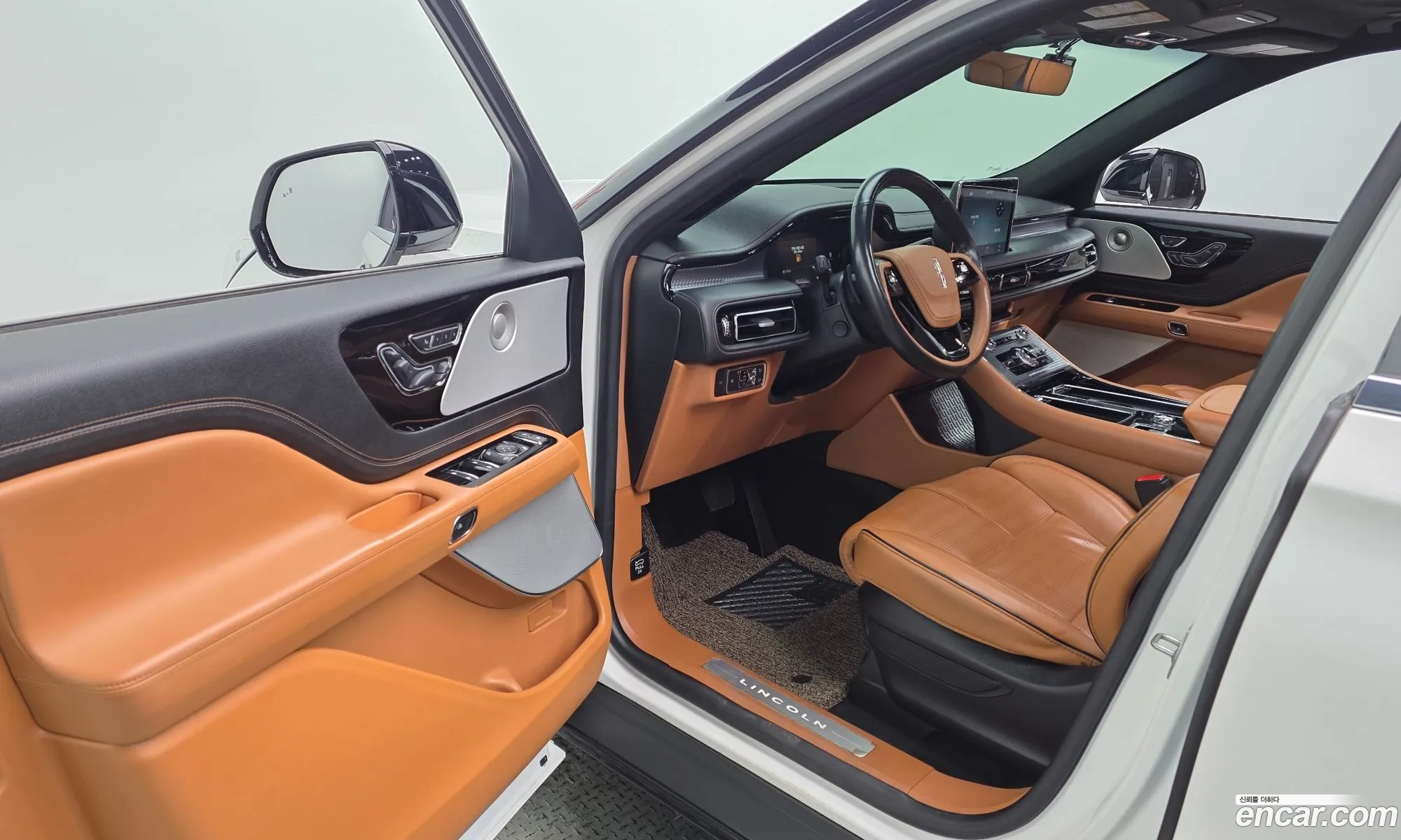 Lincoln Aviator 2023 5LM5J9XC9PGL07006 — 7