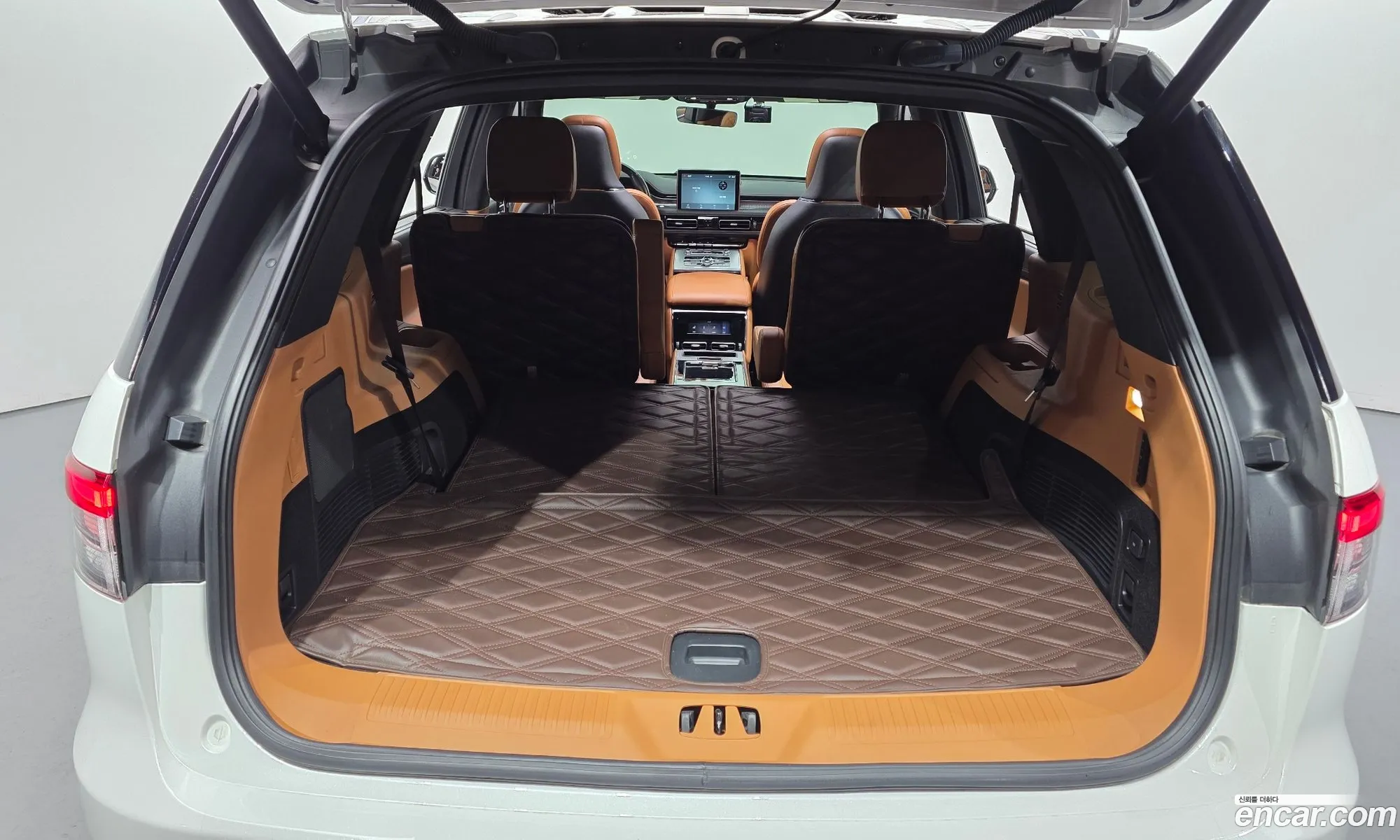Lincoln Aviator 2023 5LM5J9XC9PGL07006 — 25