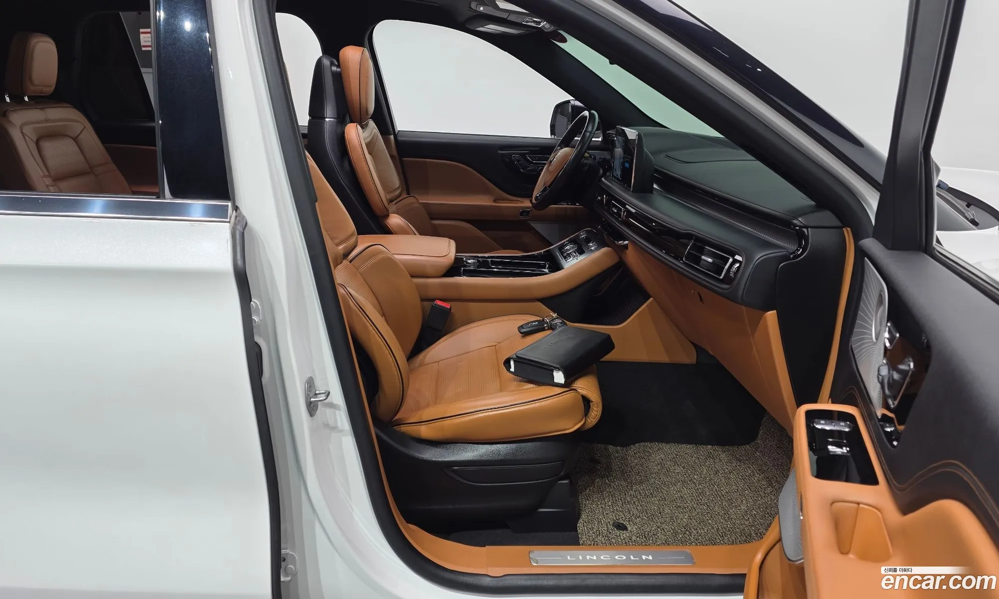 Lincoln Aviator 2023 5LM5J9XC9PGL07006 — 8