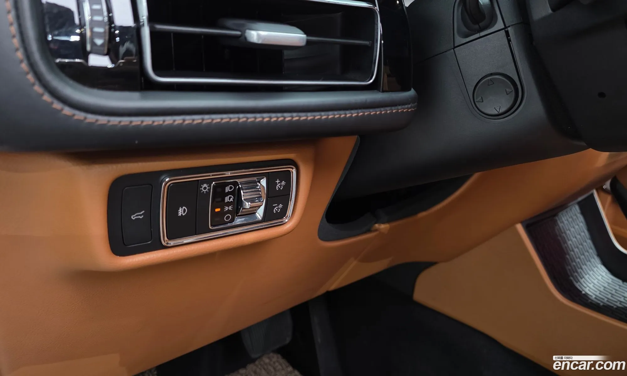 Lincoln Aviator 2023 5LM5J9XC9PGL07006 — 33