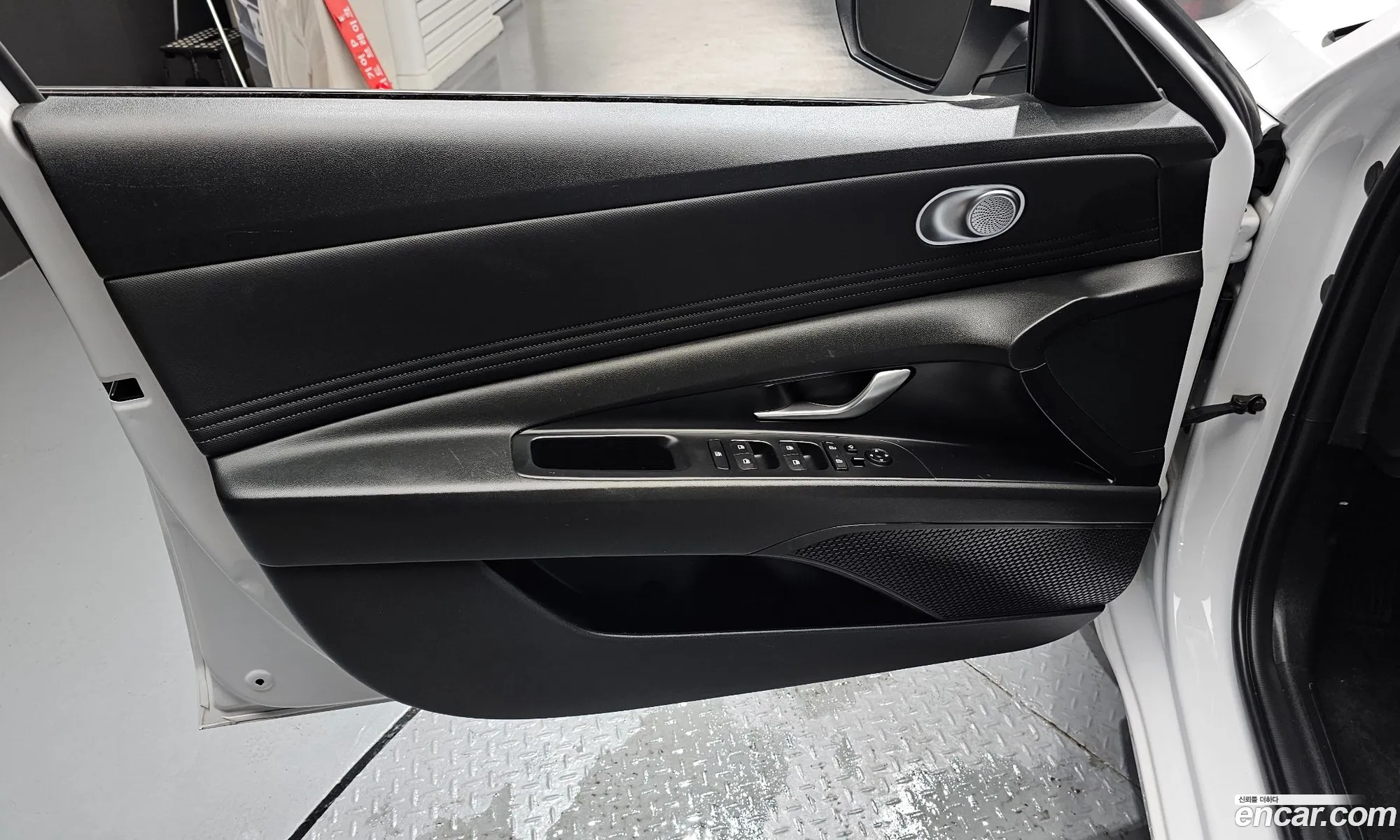 Hyundai Elantra Hybrid 2023 — 2