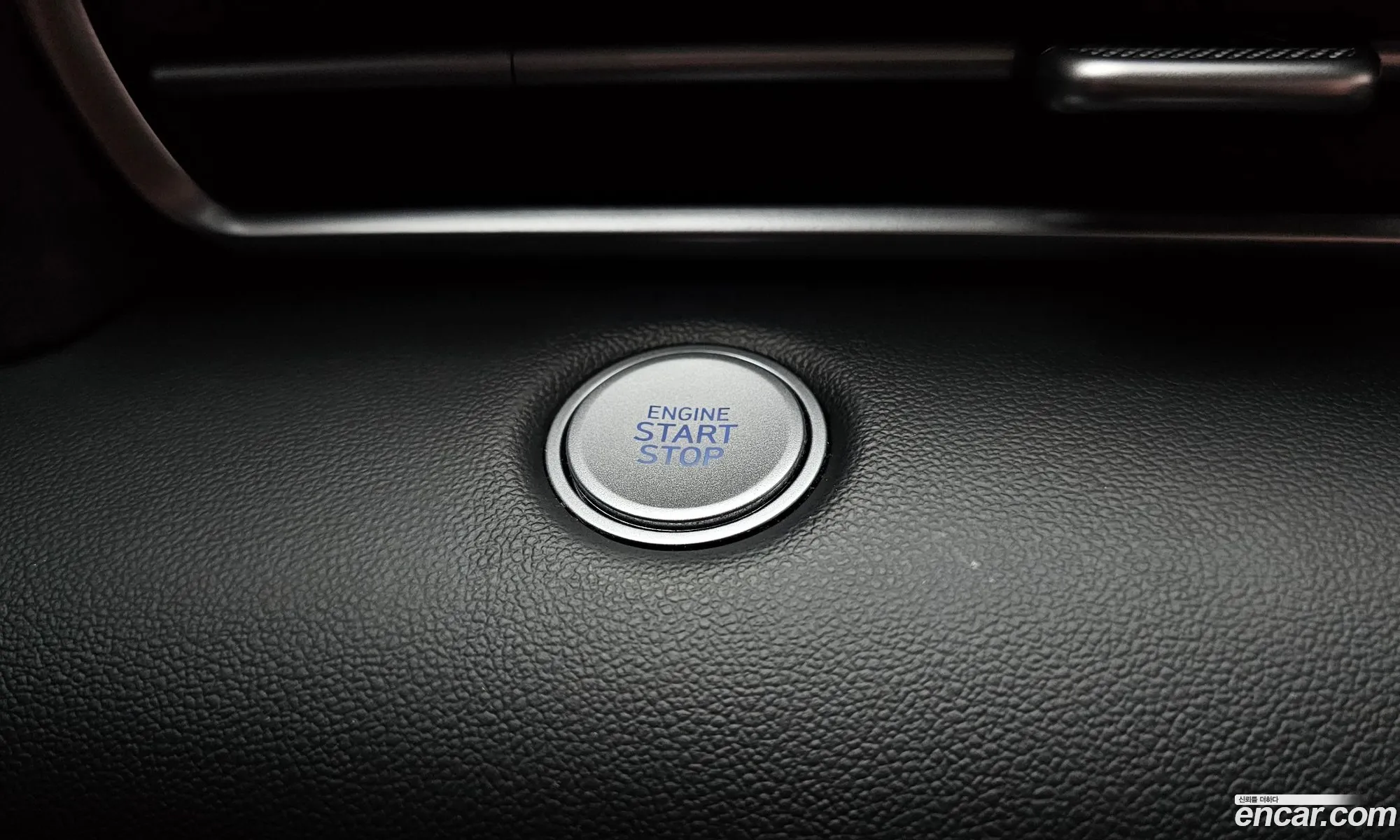 Hyundai Elantra Hybrid 2023 — 18