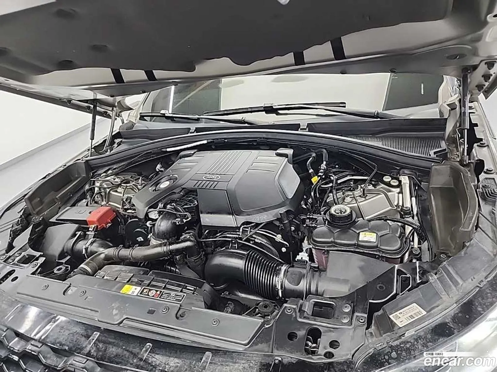 Land Rover Range Rover Velar 2018 — 16
