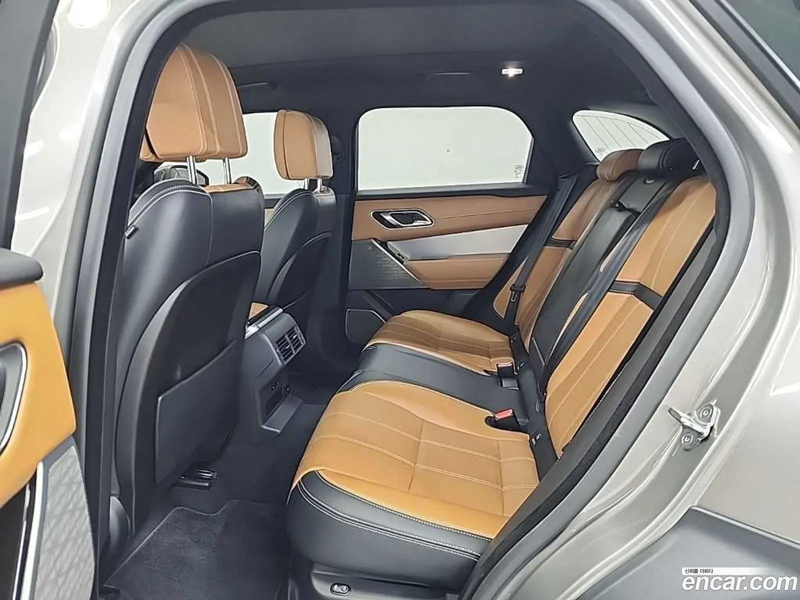 Land Rover Range Rover Velar 2018 — 18