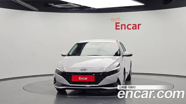 Hyundai Elantra 2020 — 2