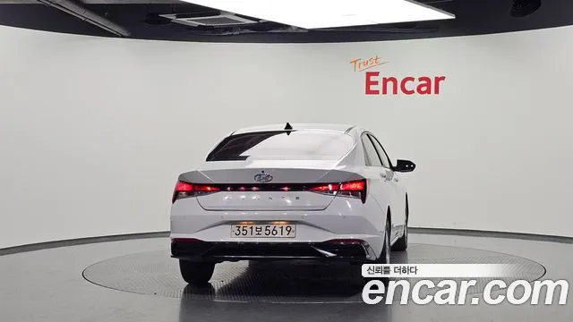 Hyundai Elantra 2020 — 3