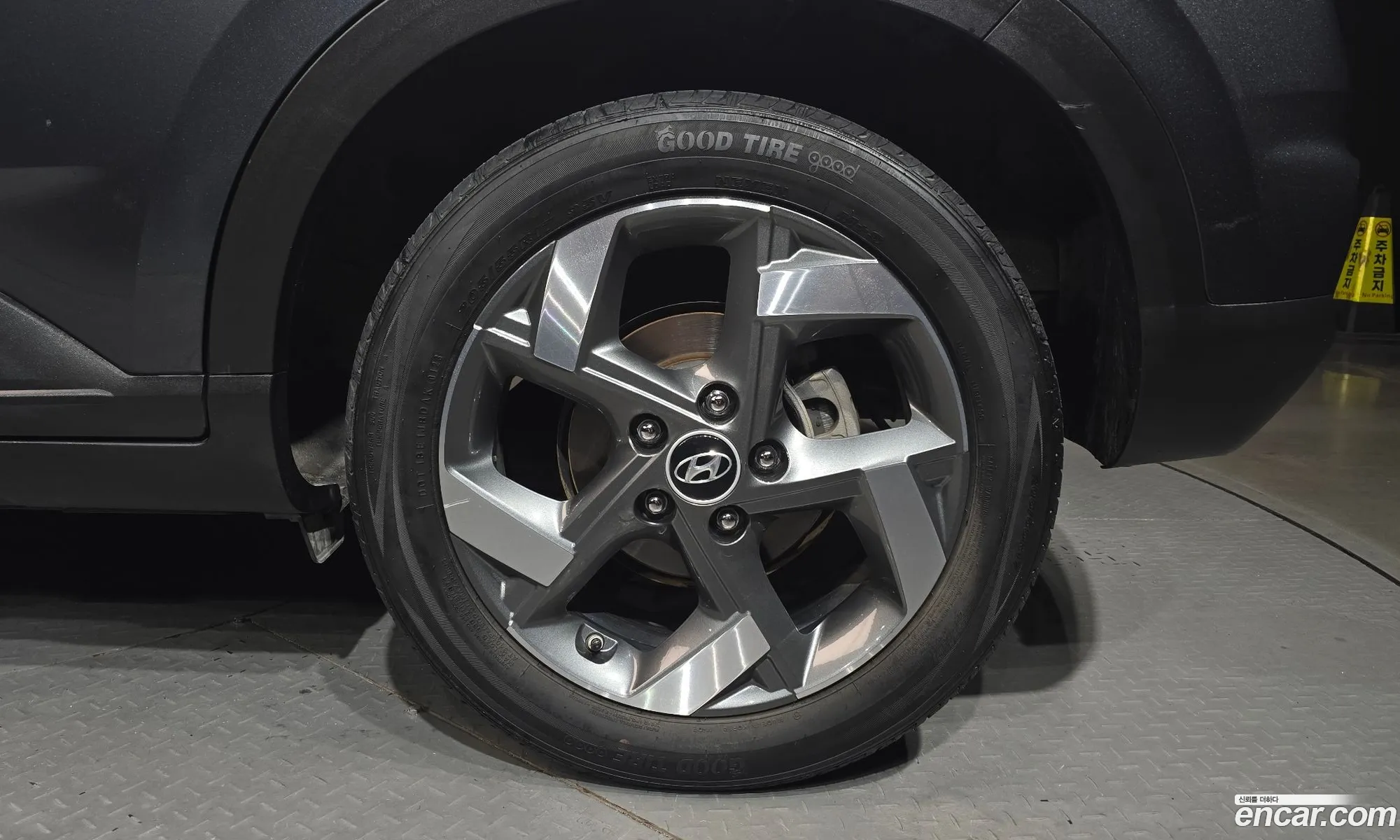 Hyundai Venue 2019 — 15