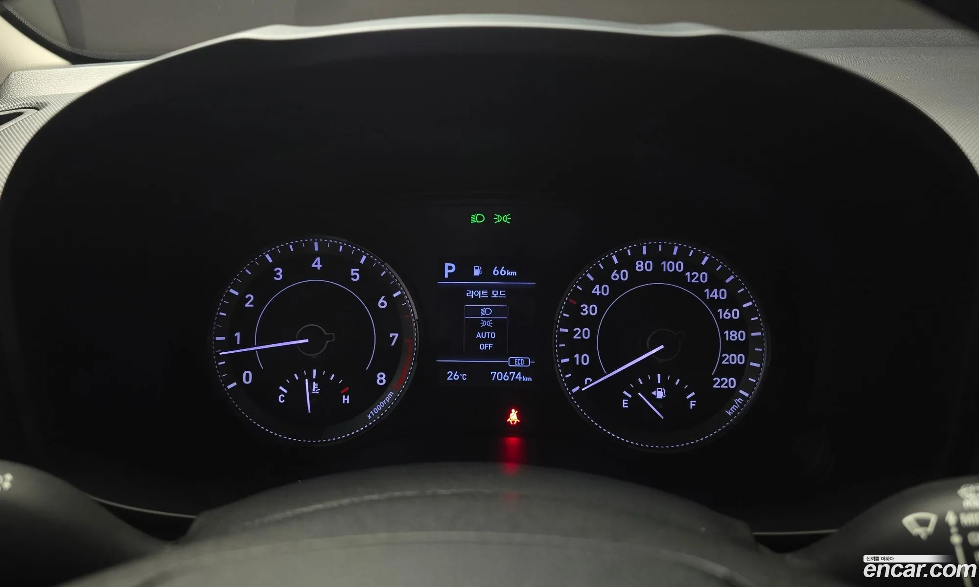 Hyundai Venue 2019 — 17