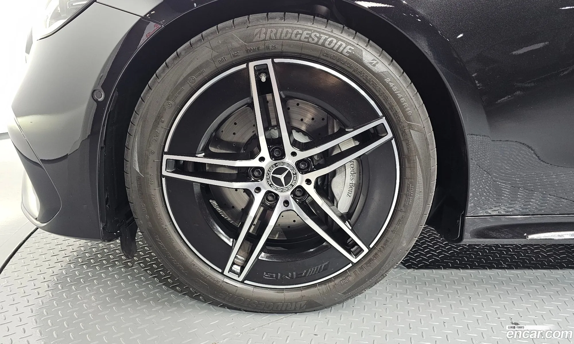 Mercedes-Benz E-Class W214 2025 — 20
