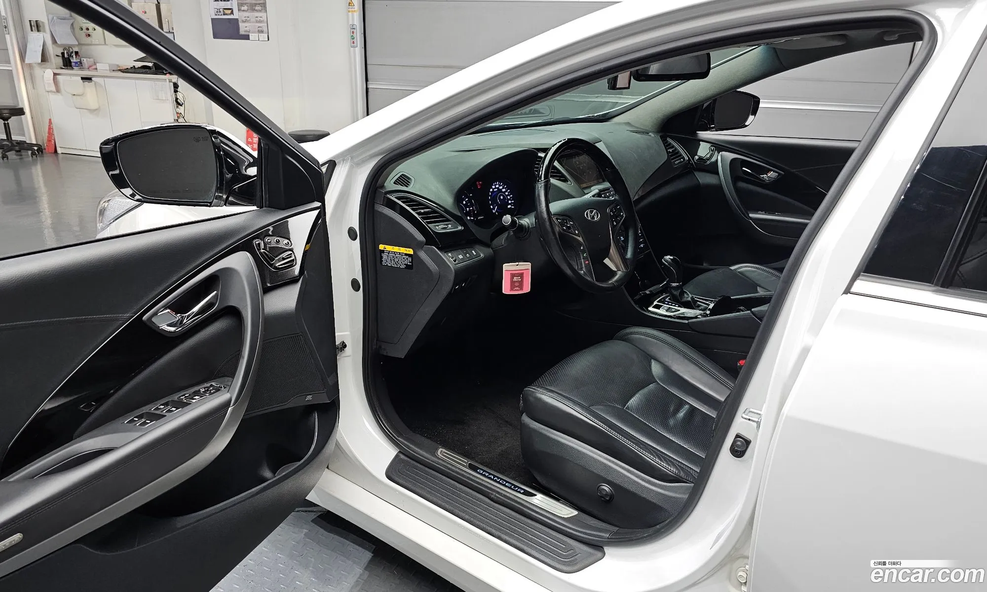 Hyundai Grandeur HG 2013 — 13