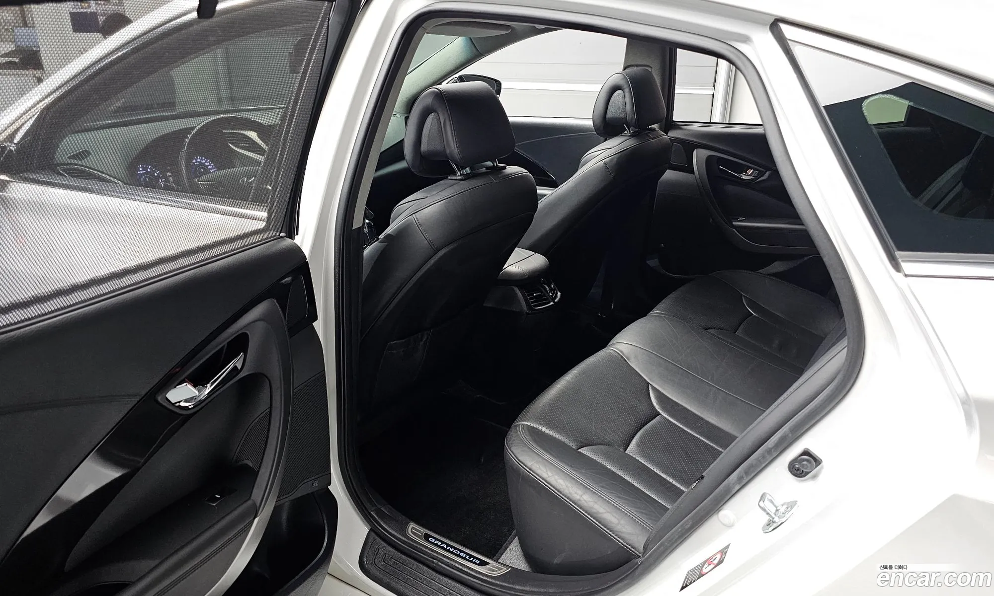Hyundai Grandeur HG 2013 — 29