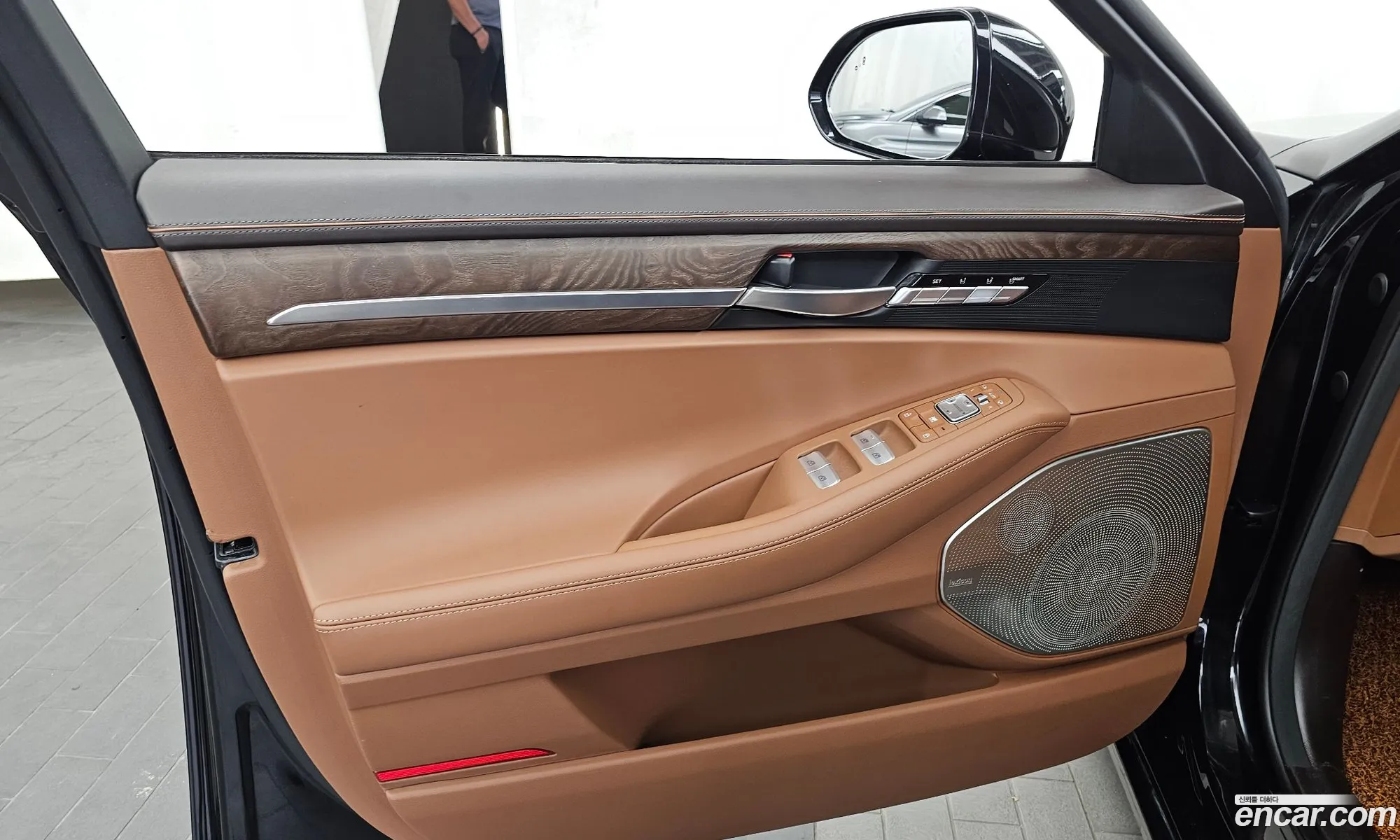 Genesis G90 2020 — 23