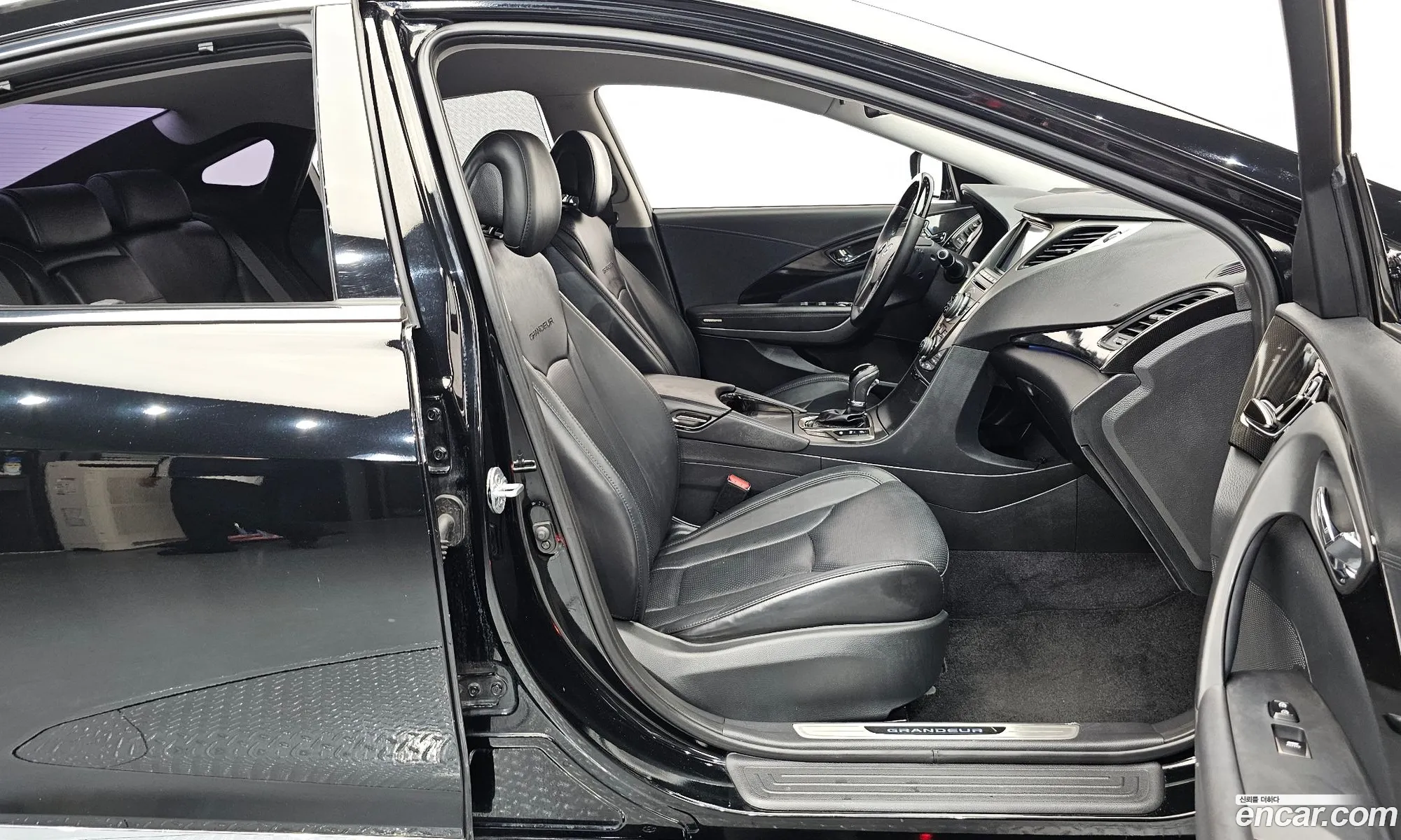 Hyundai Grandeur HG 2013 — 24