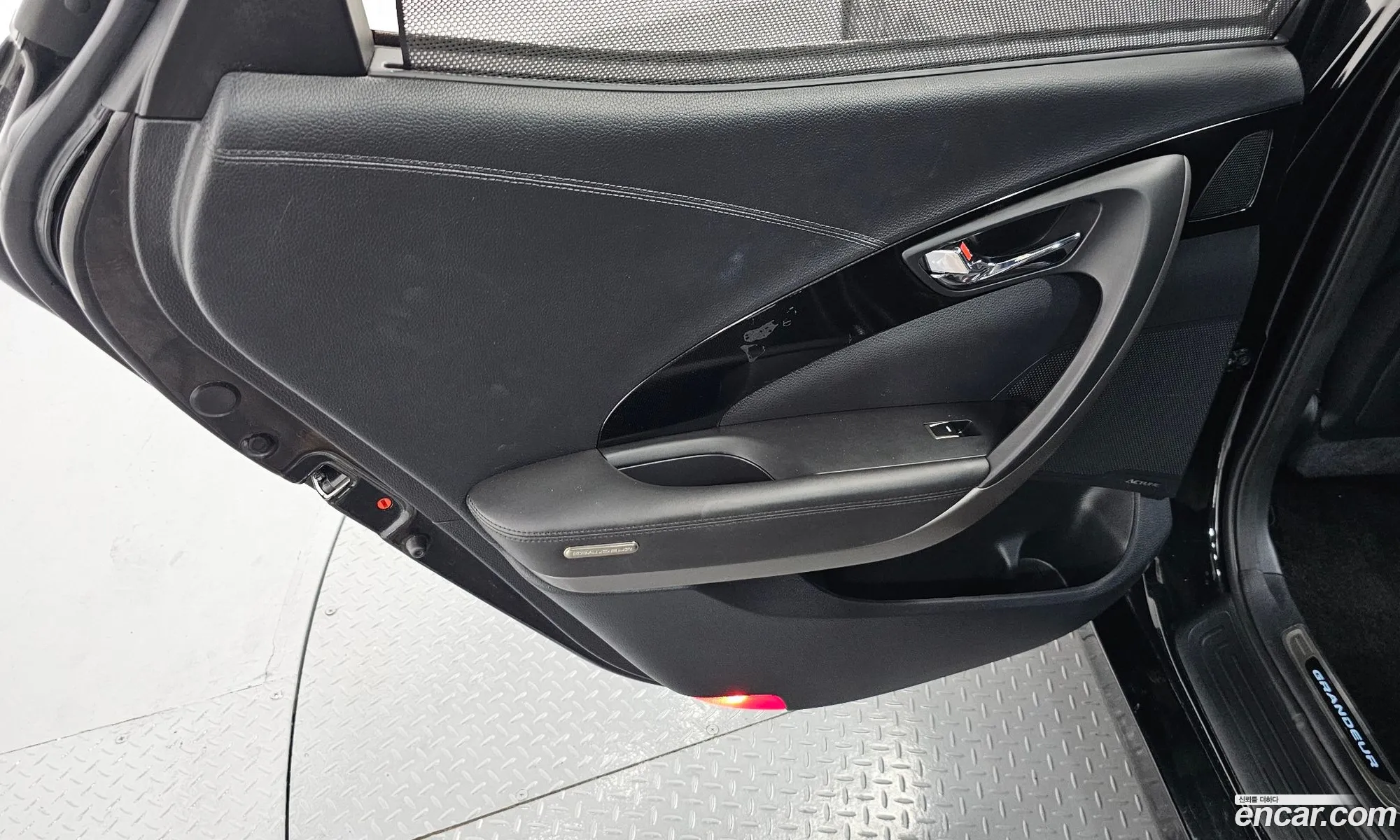 Hyundai Grandeur HG 2013 — 27