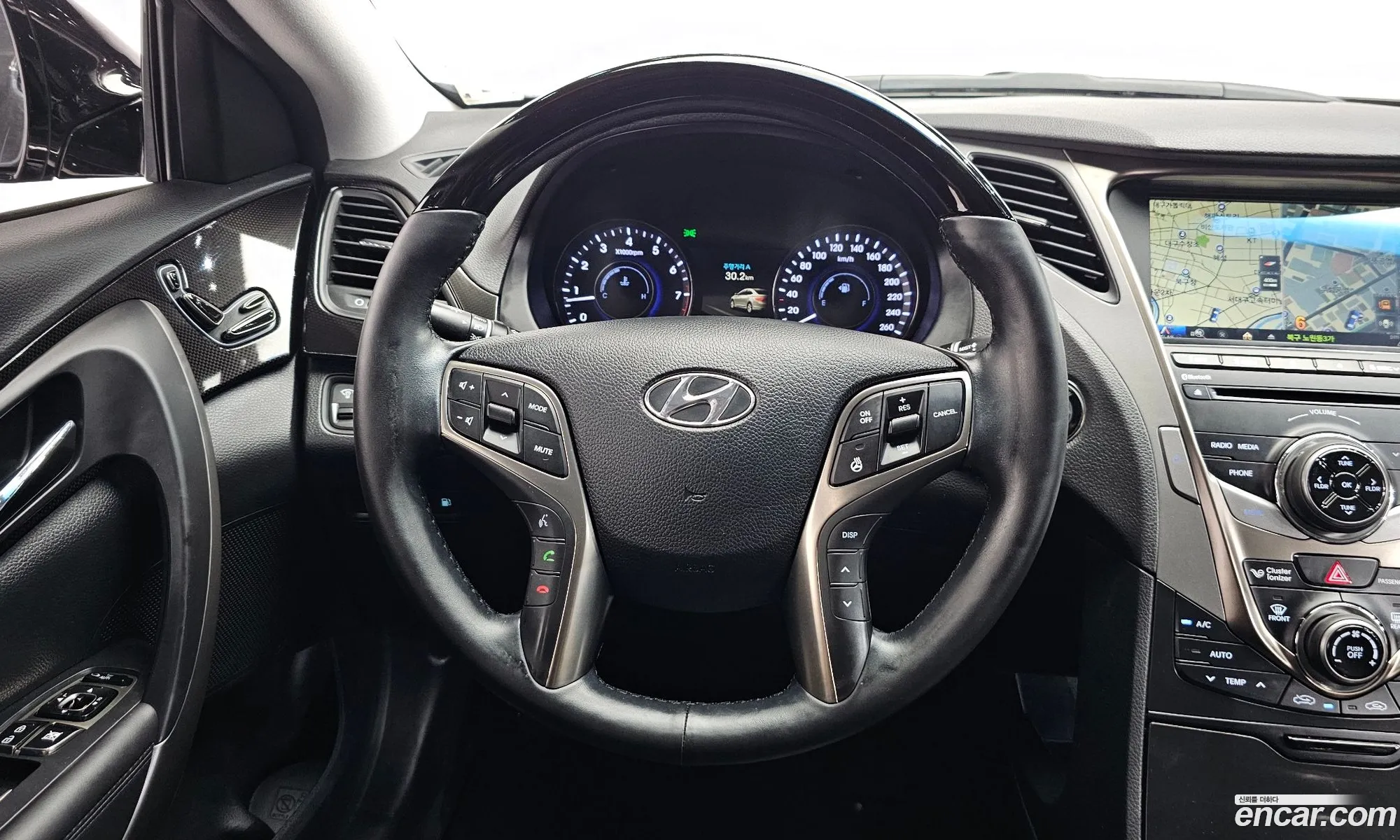 Hyundai Grandeur HG 2013 — 11