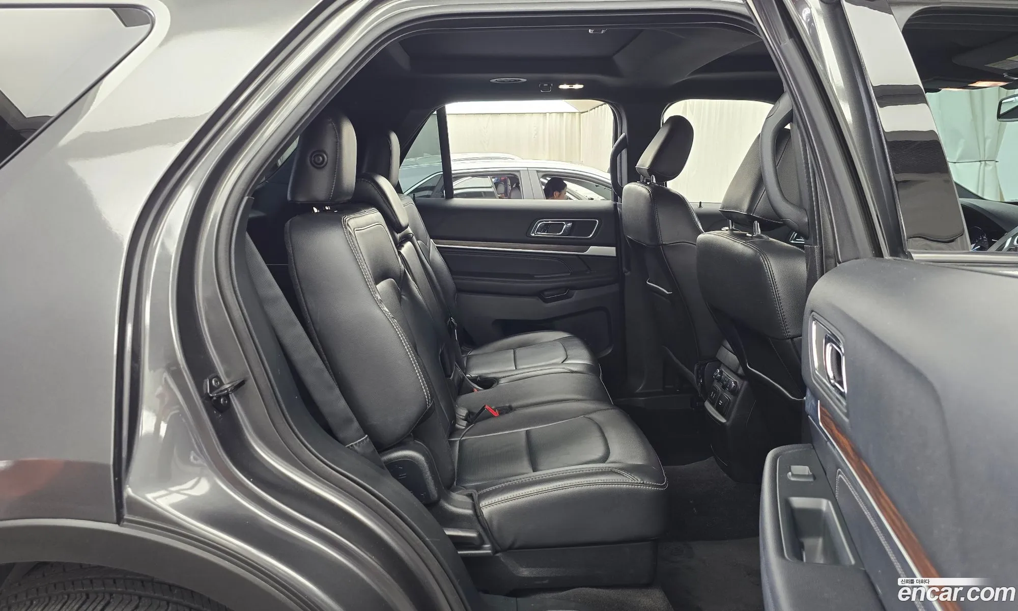 Ford Explorer 2019 1FM5K8FH8KGA56074 — 23