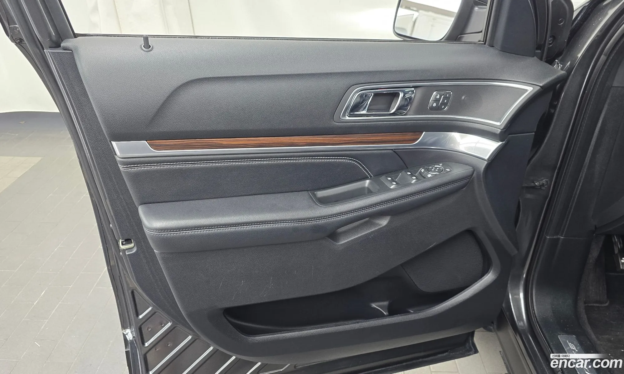 Ford Explorer 2019 1FM5K8FH8KGA56074 — 12