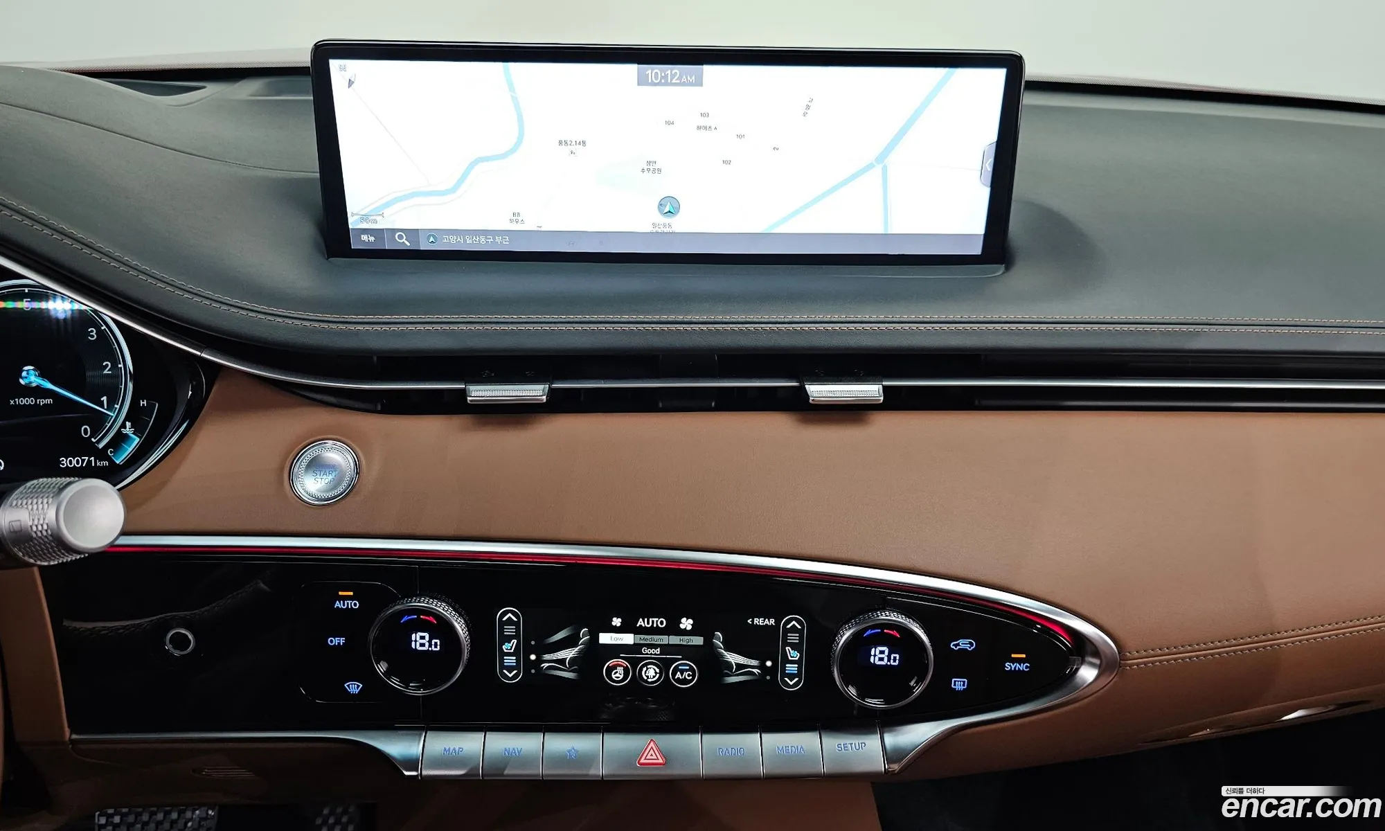Genesis GV70 2022 — 28