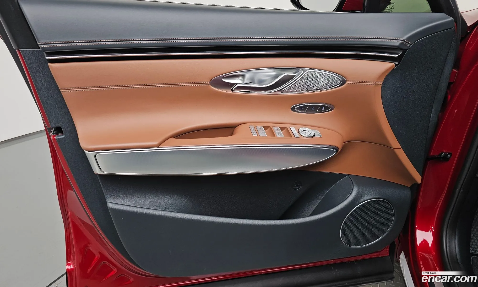 Genesis GV70 2022 — 23