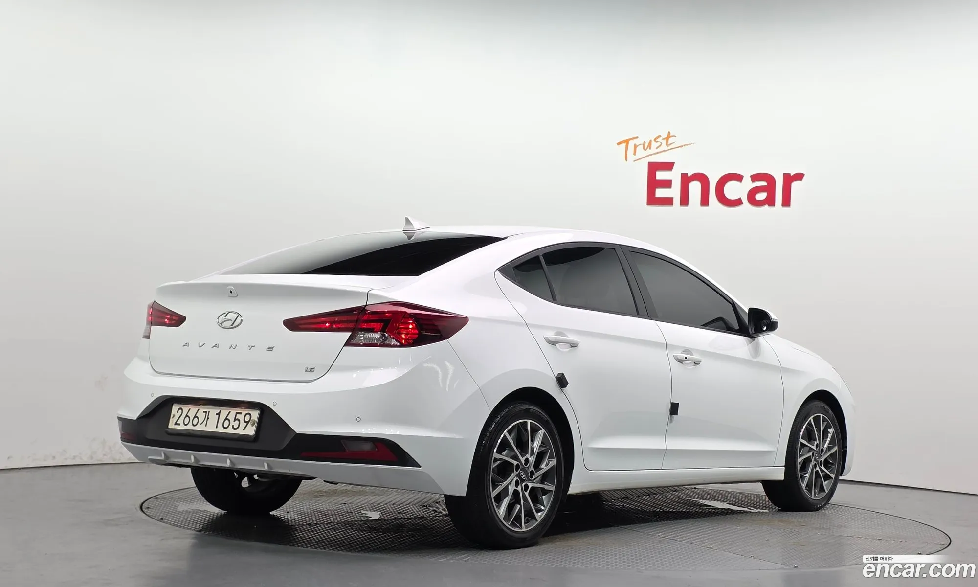 Hyundai Elantra AD 2019 — 18
