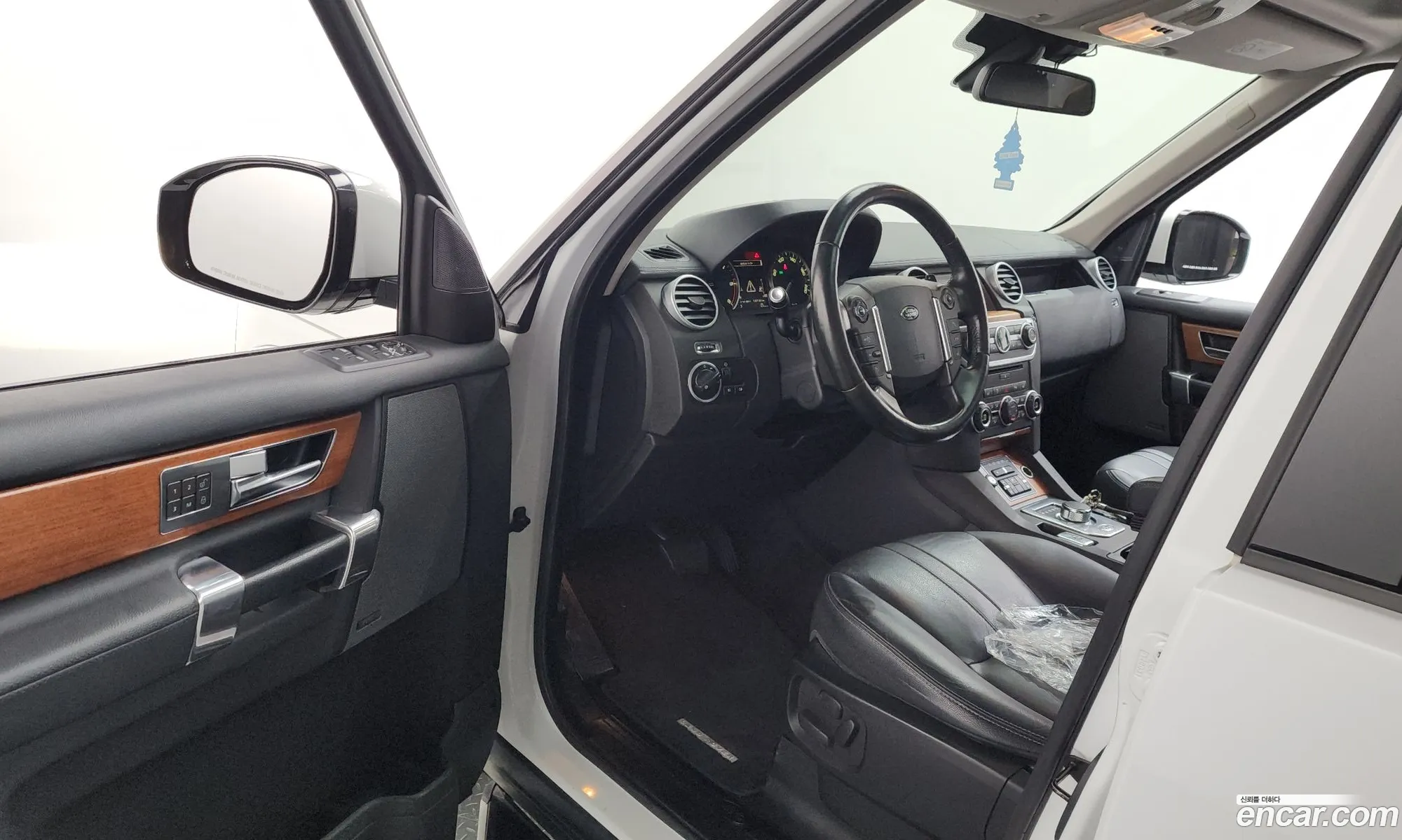 Land Rover Discovery 4 2015 SALLAAAG6FA767758 — 16