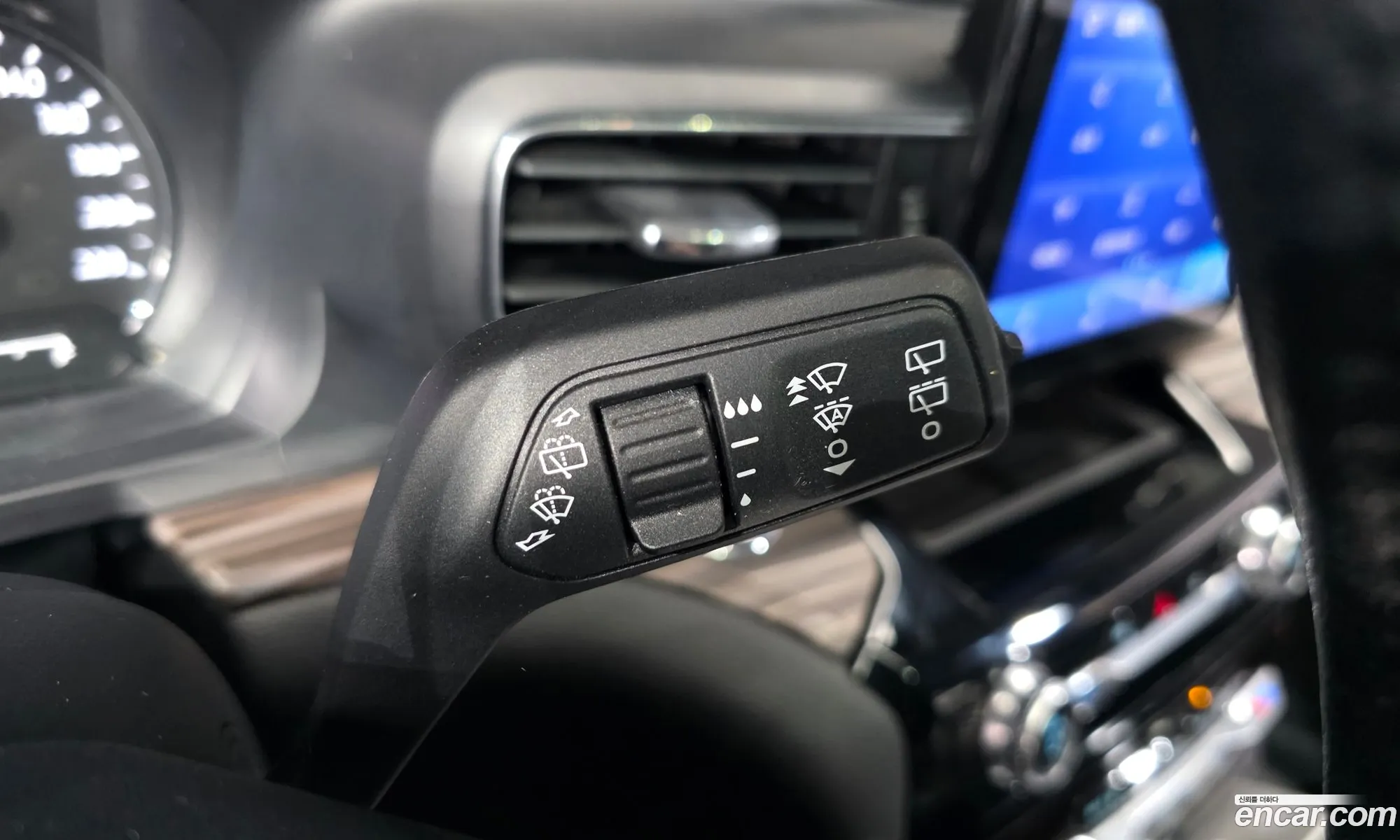 Ford Explorer 6th Gen 2022 1FMSK8FH5NGB80021 — 17