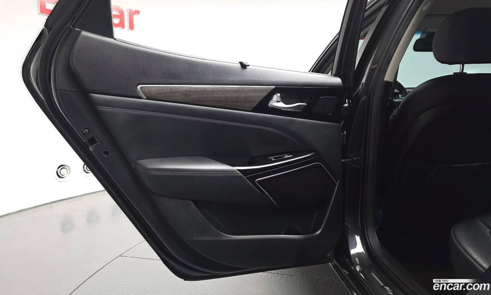Kia K7 Premier Hybrid 2019 — 11