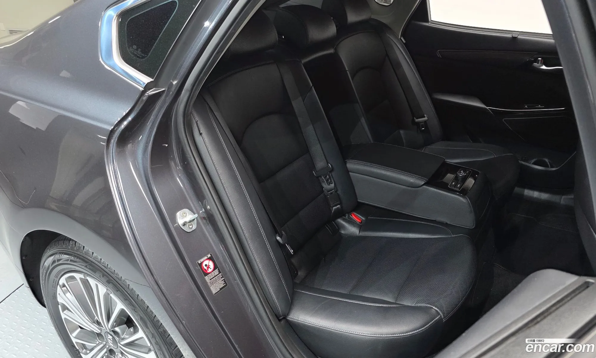 Kia K7 Premier Hybrid 2019 — 29
