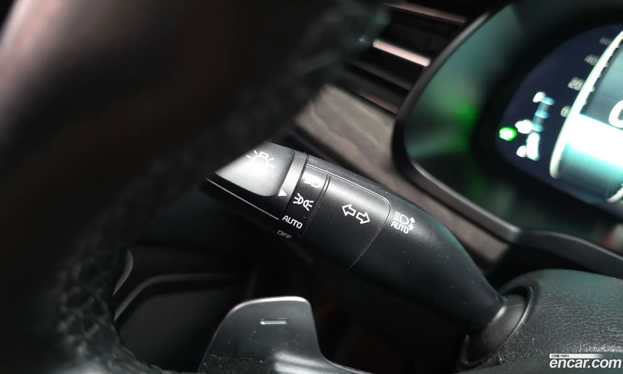 Kia K7 Premier Hybrid 2019 — 26