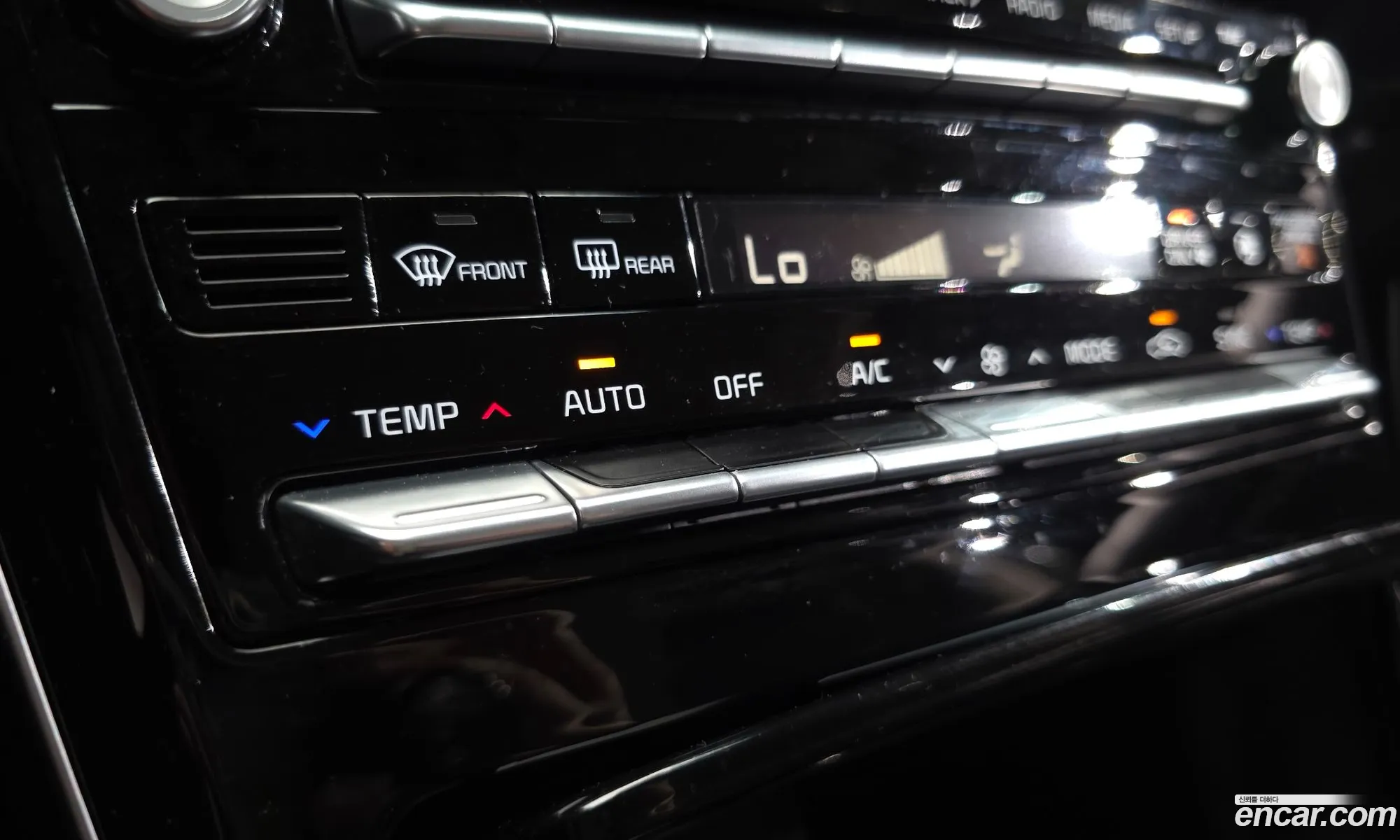 Kia K7 Premier Hybrid 2019 — 38