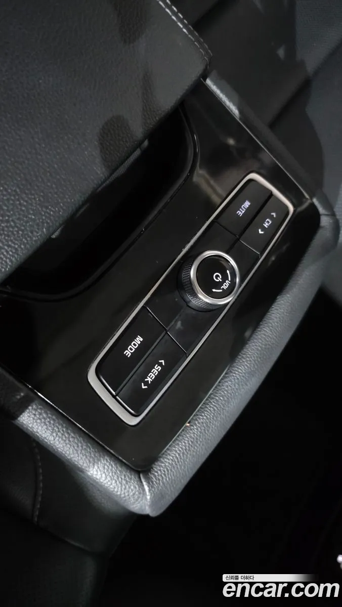 Kia K7 Premier Hybrid 2019 — 21