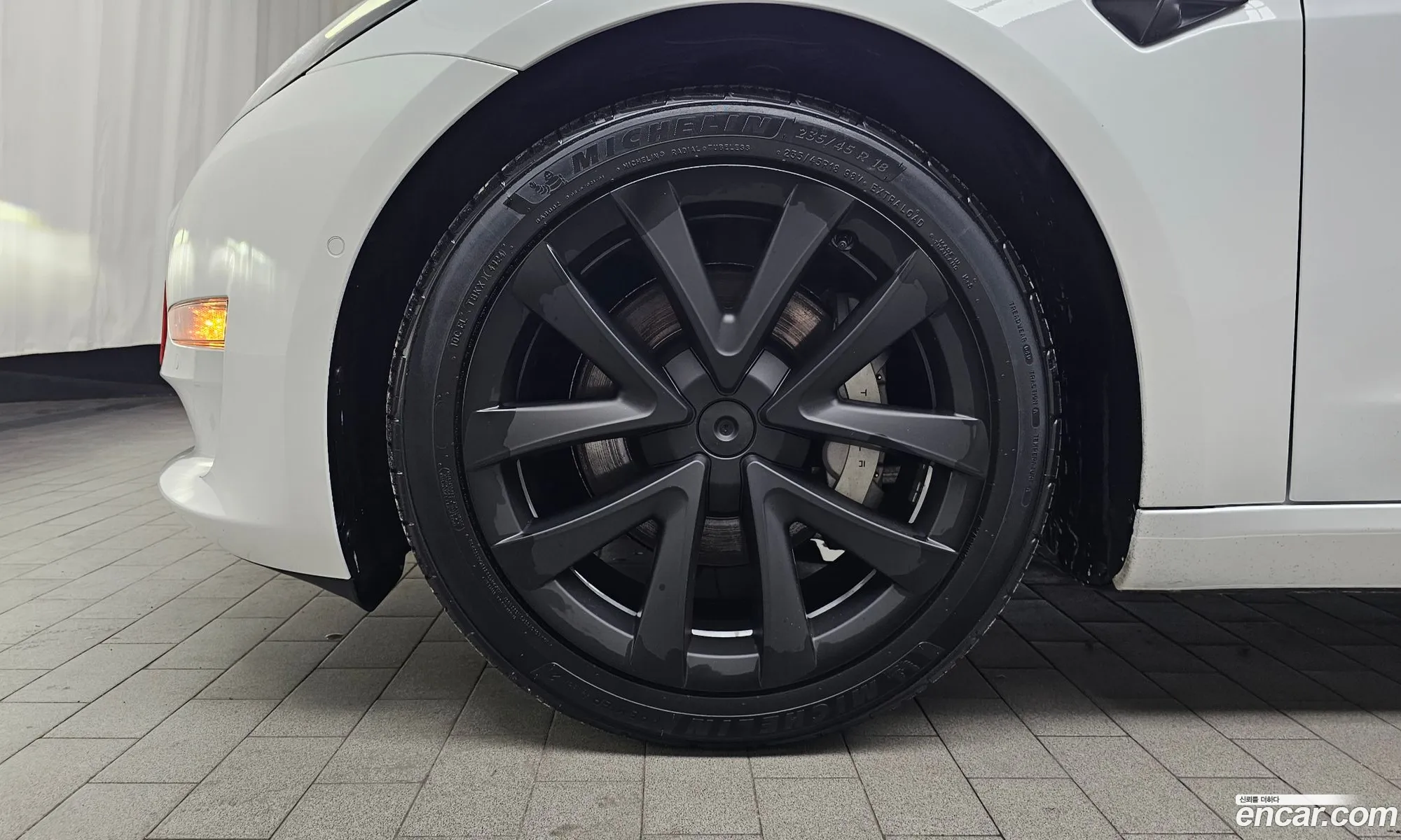 Tesla Model 3 2021 5YJ3E1EA4MF887955 — 19