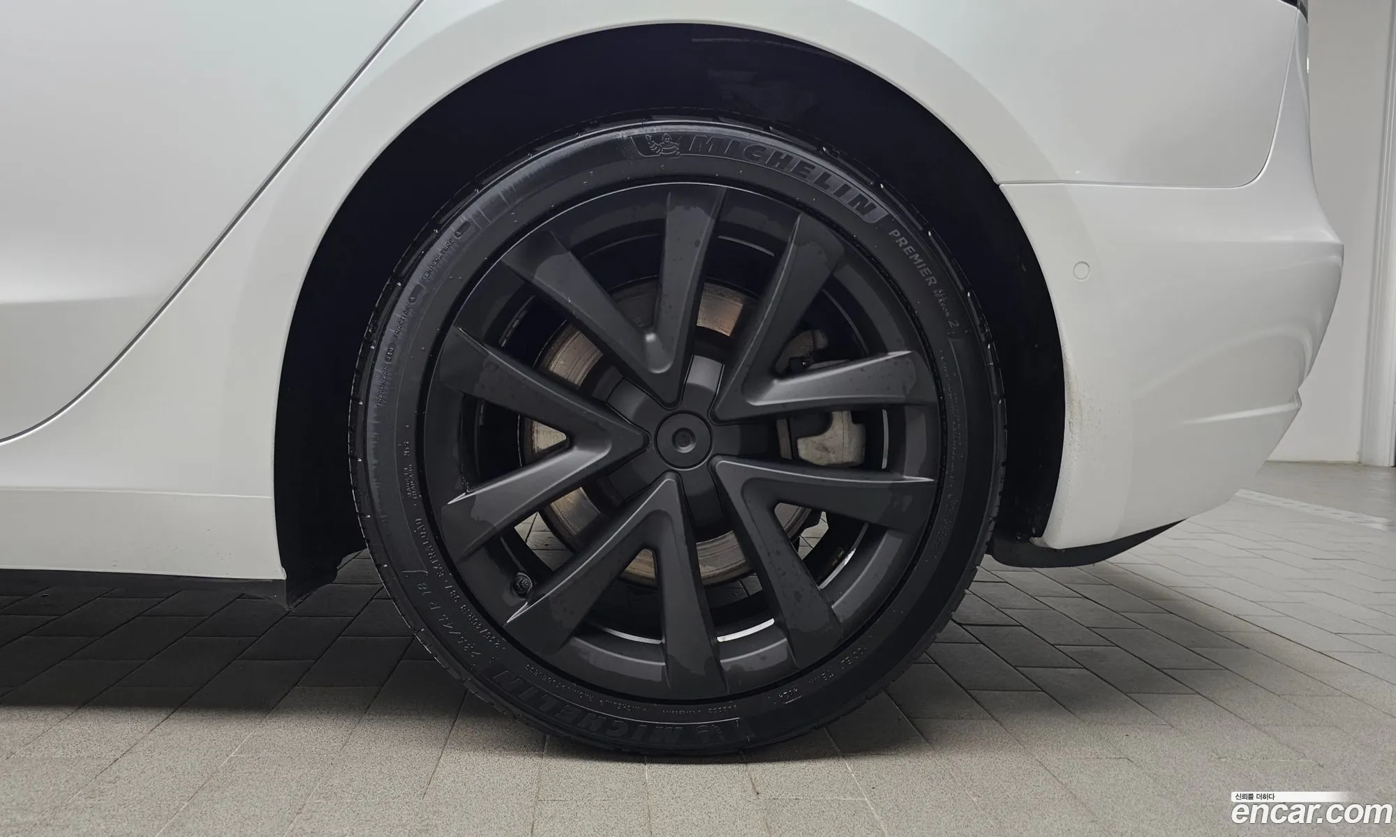 Tesla Model 3 2021 5YJ3E1EA4MF887955 — 25