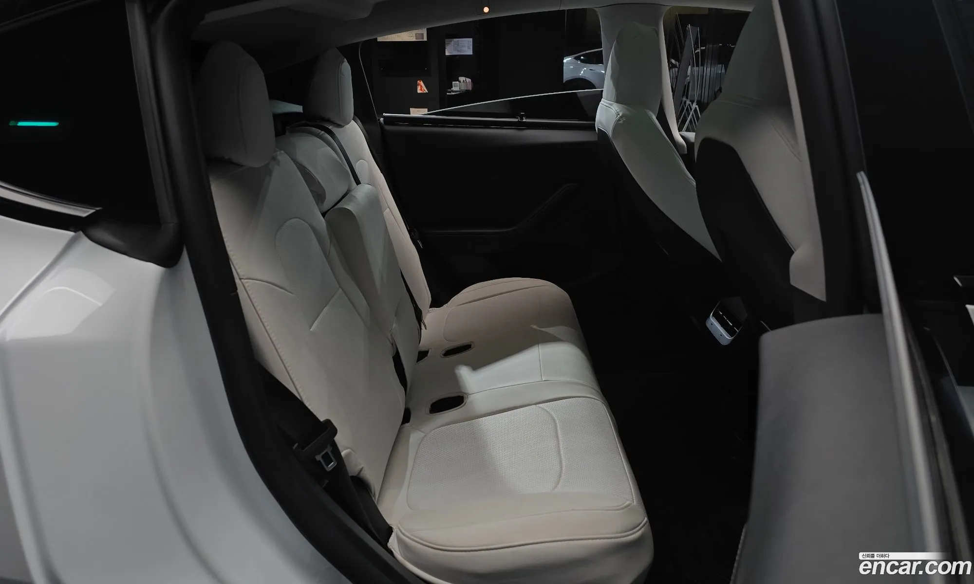 Tesla Model Y 2023 — 4