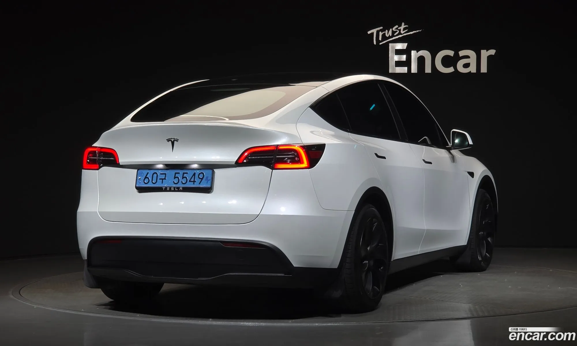Tesla Model Y 2023 — 27