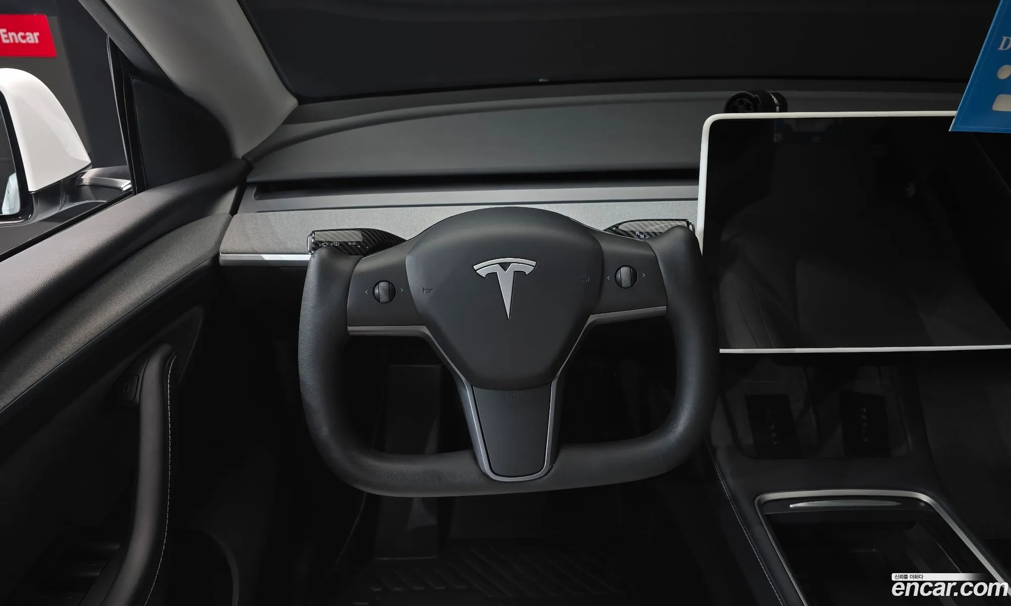 Tesla Model Y 2023 — 24