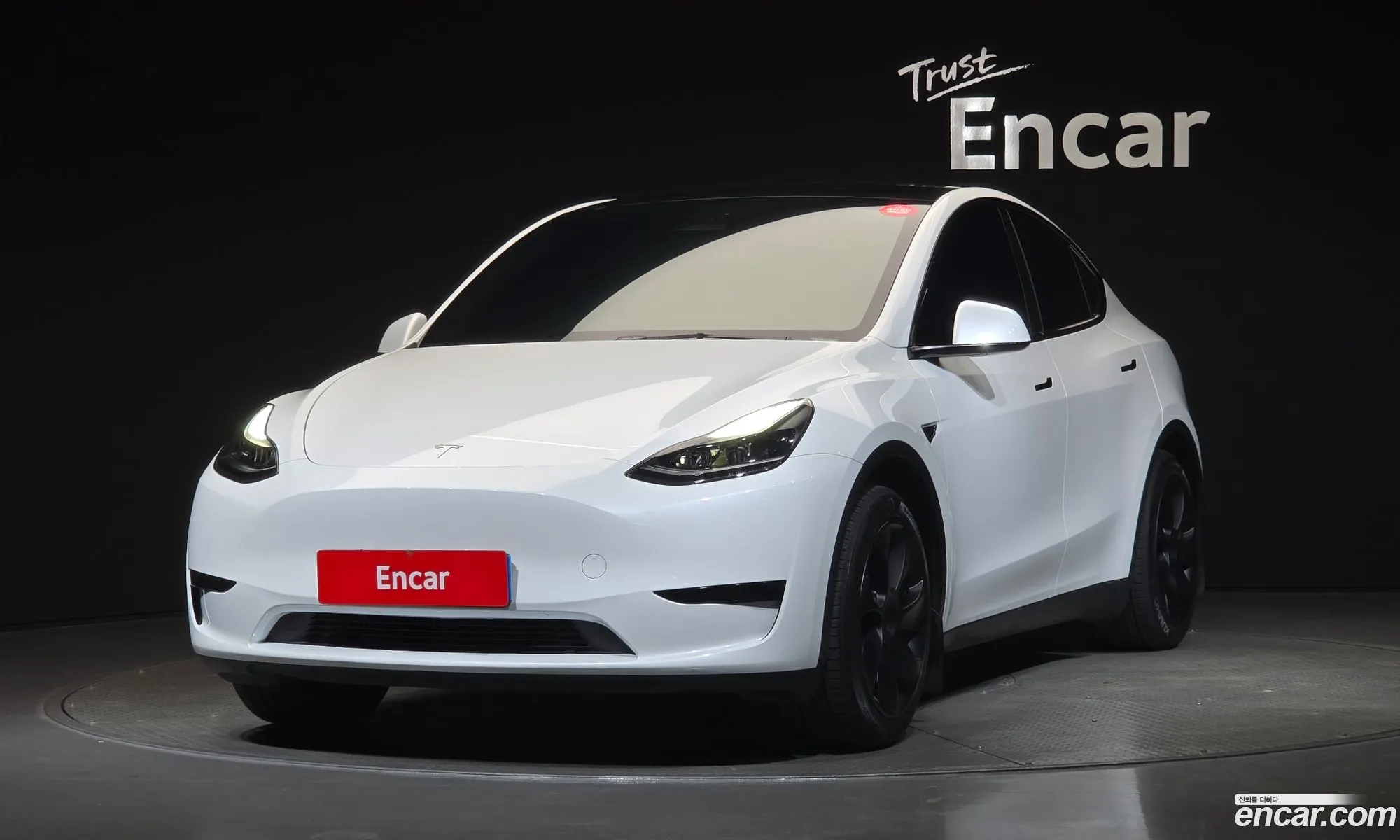 Tesla Model Y 2023 — 13
