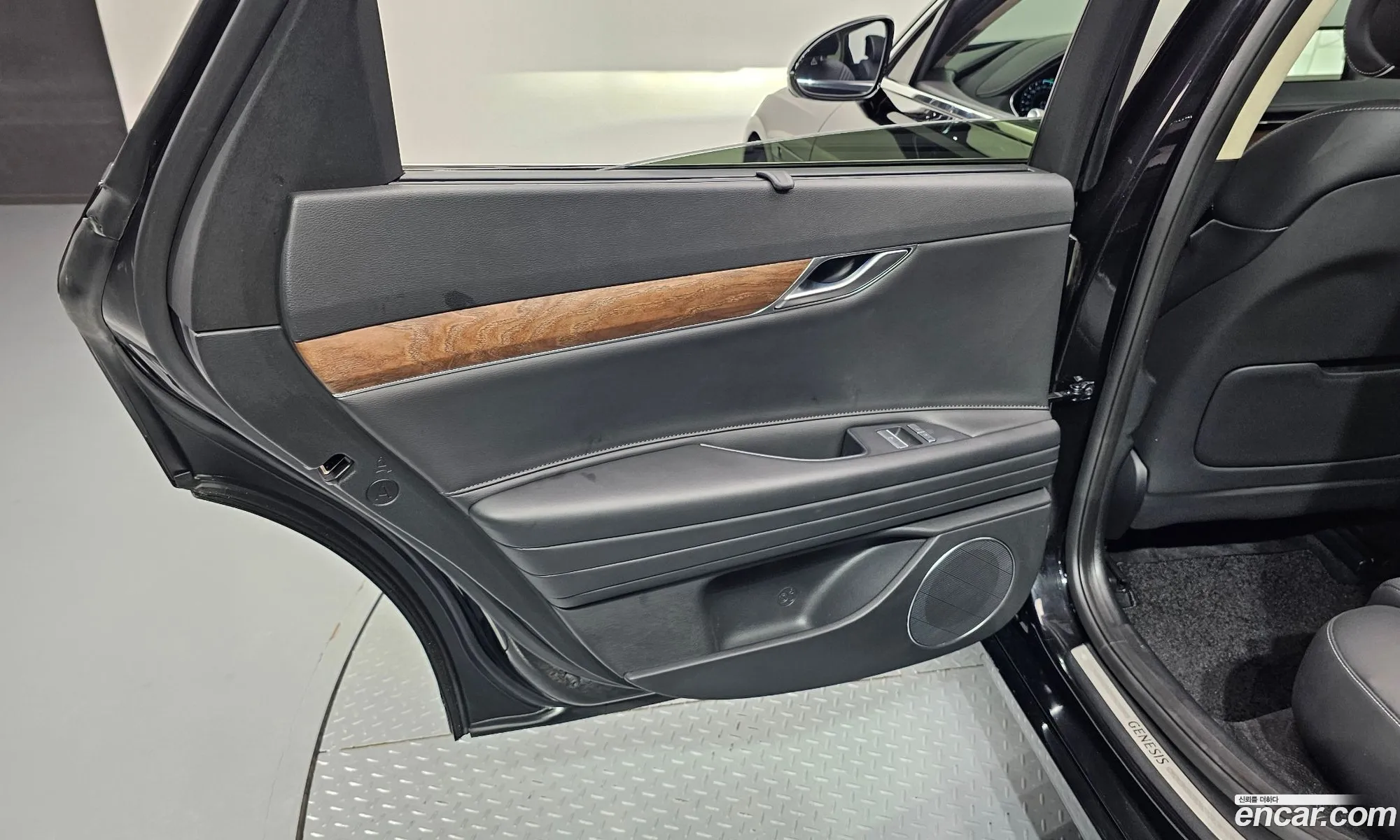 Genesis G80 2023 — 24